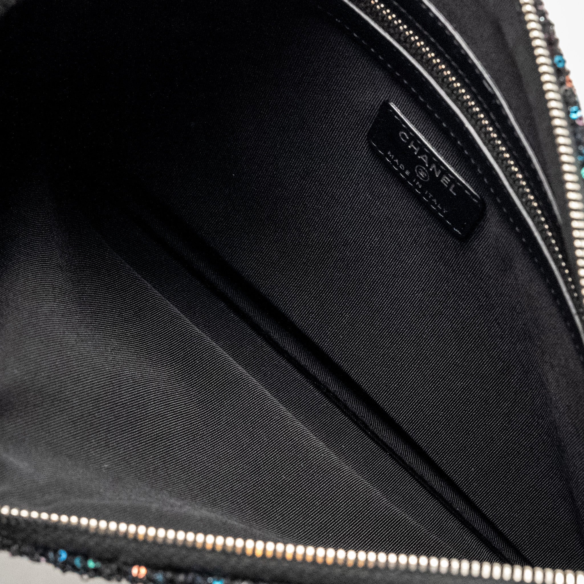 CHANEL 20A DEAUVILLE POUCH SEQUINS/CALFSKIN BLACK/MULTICOLOUR SHW