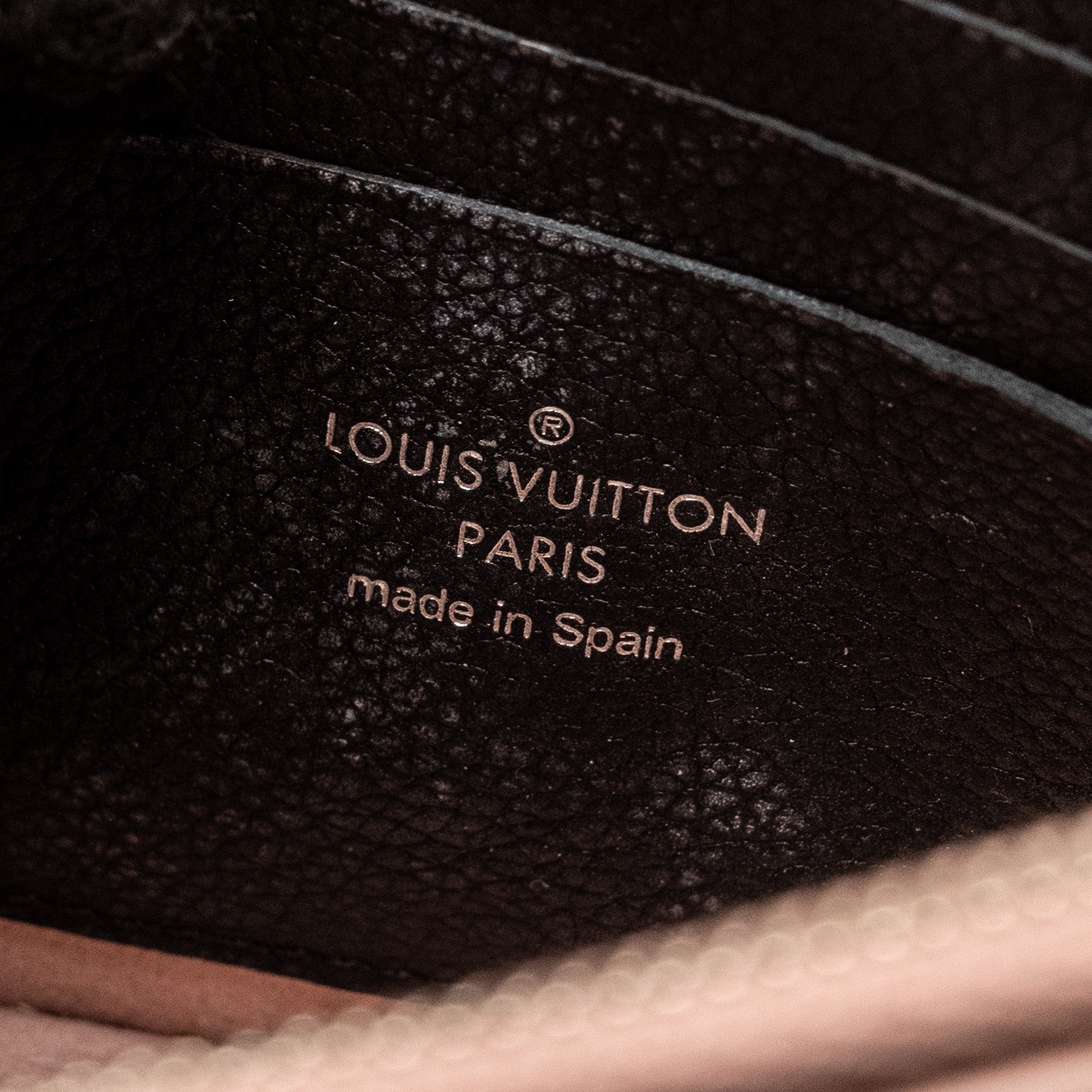 LOUIS VUITTON MY LOCK ME CHAIN POCHETTE CALFSKIN PINK/CREAMY WHITE SHW