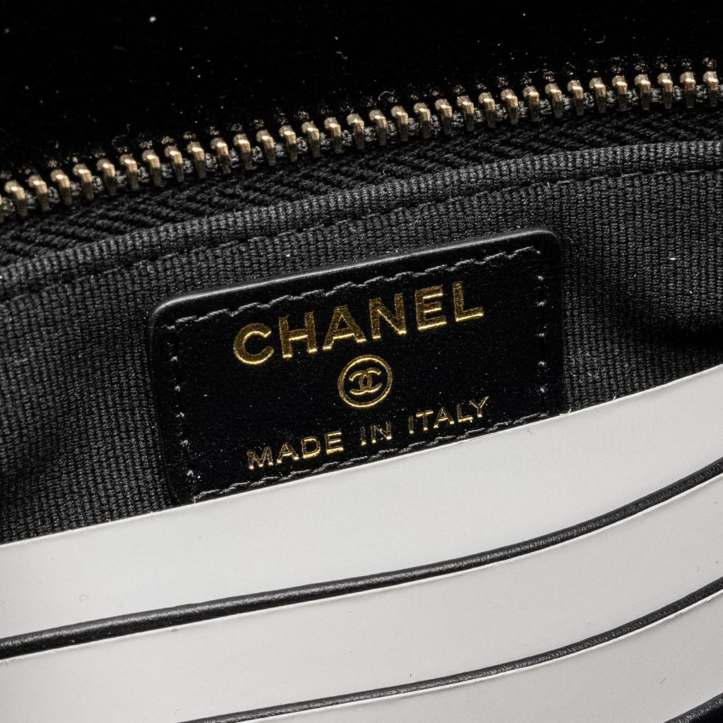 CHANEL 31 WALLET ON CHAIN SHINY CALFSKIN BLACK LGHW (MICROCHIP)