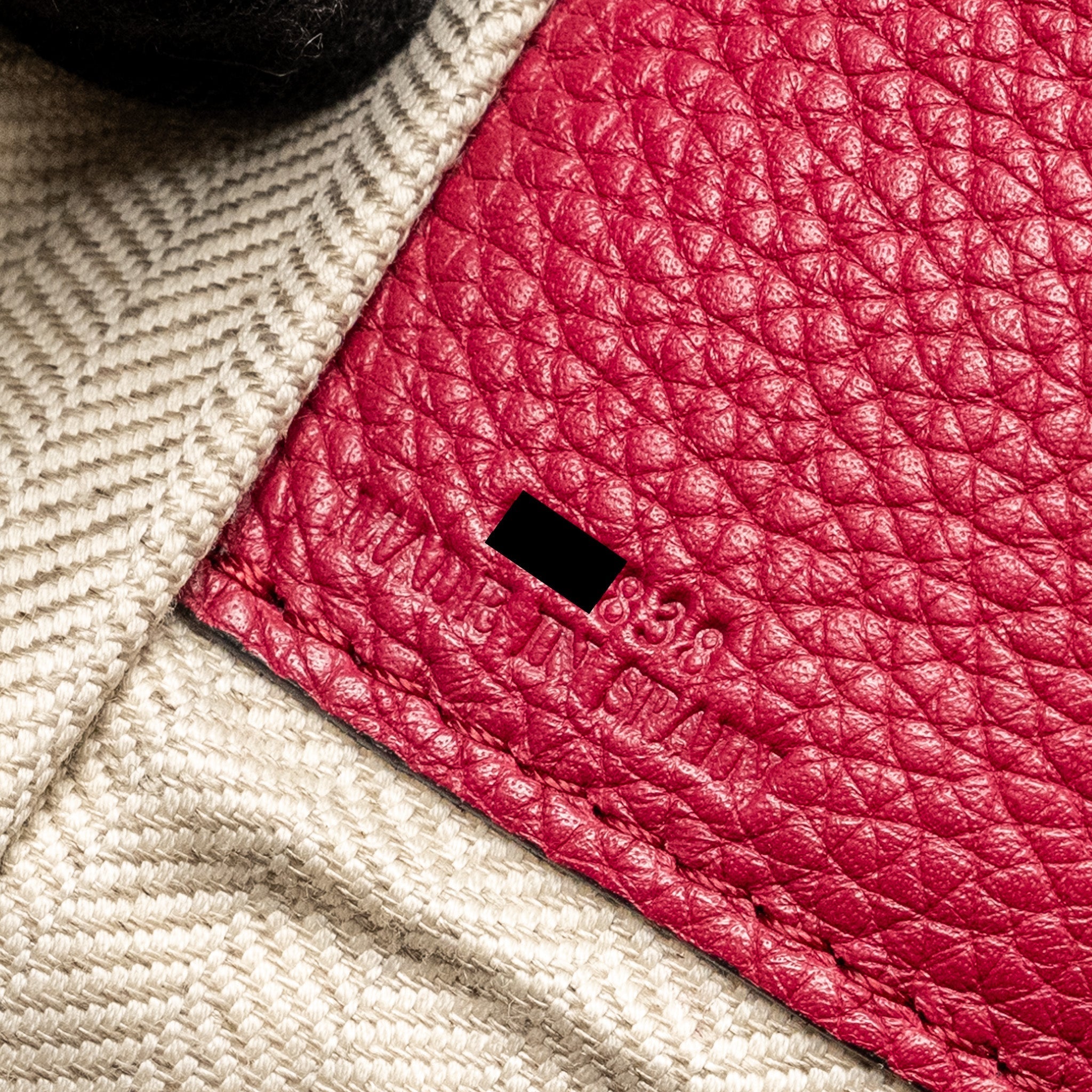 LOEWE MEDIUM HAMMOCK BAG CALFSKIN RASPBERRY SHW