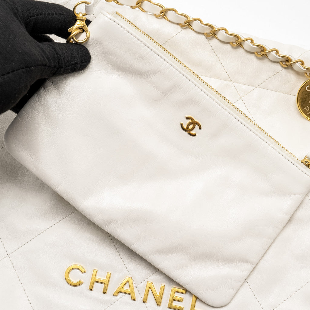 CHANEL MEDIUM 22BAG CALFSKIN WHITE GHW (MICROCHIP)