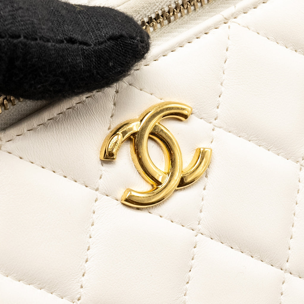 CHANEL LETTER/ CC LOGO CHAIN LONG VANITY CASE LAMBSKIN WHITE GHW (MICROCHIP)