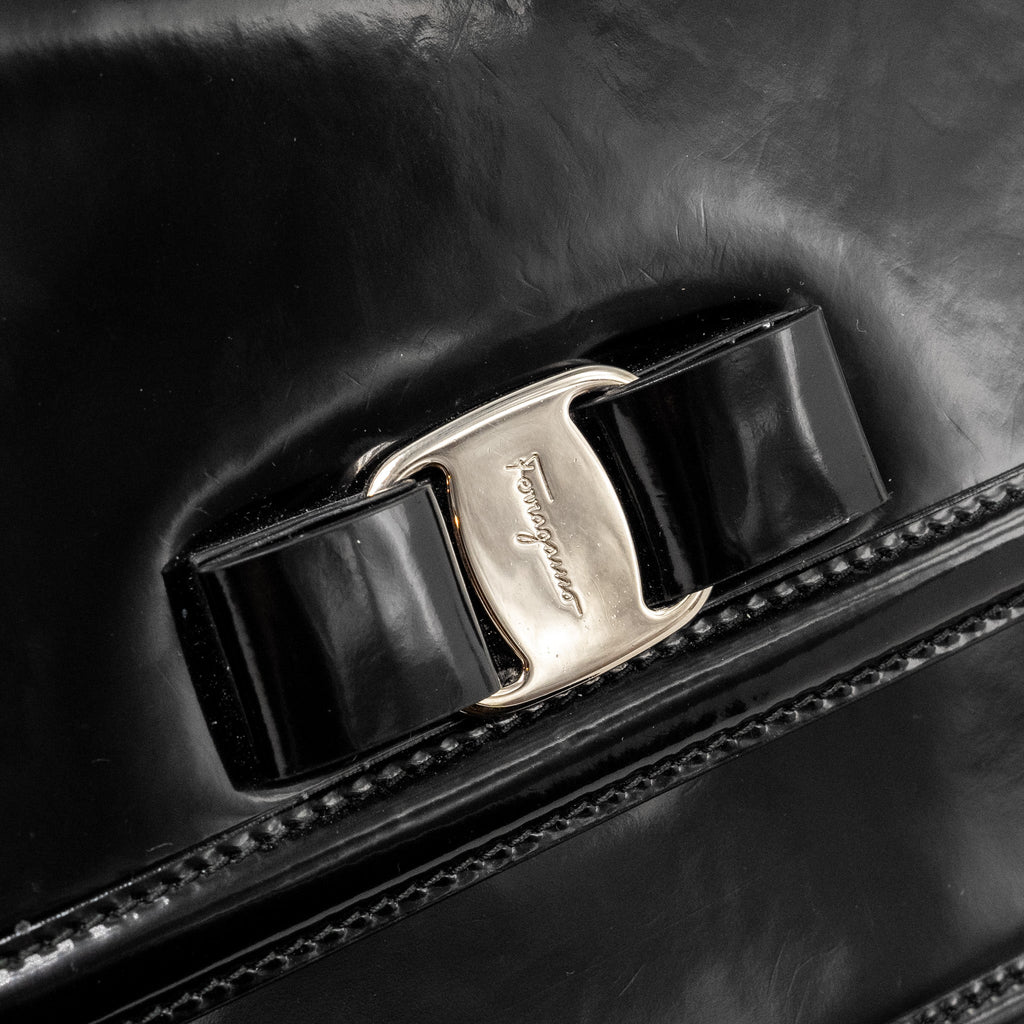 FERRAGAMO GINNY SHOULDER BAG CALFSKIN BLACK SHW