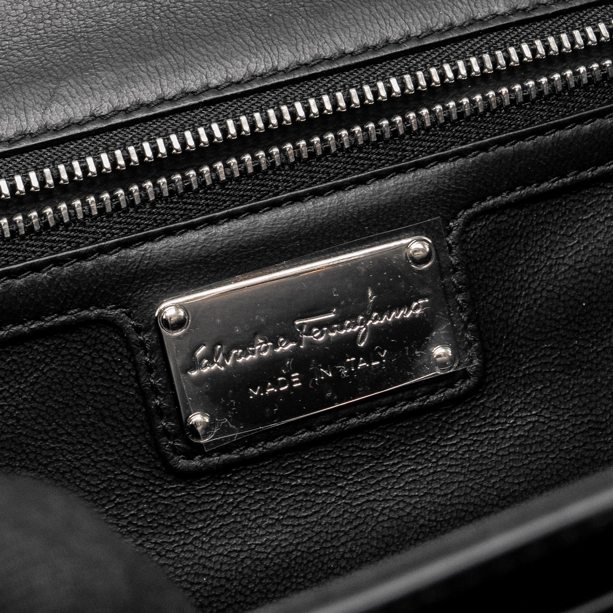 FERRAGAMO GINNY SHOULDER BAG CALFSKIN BLACK SHW