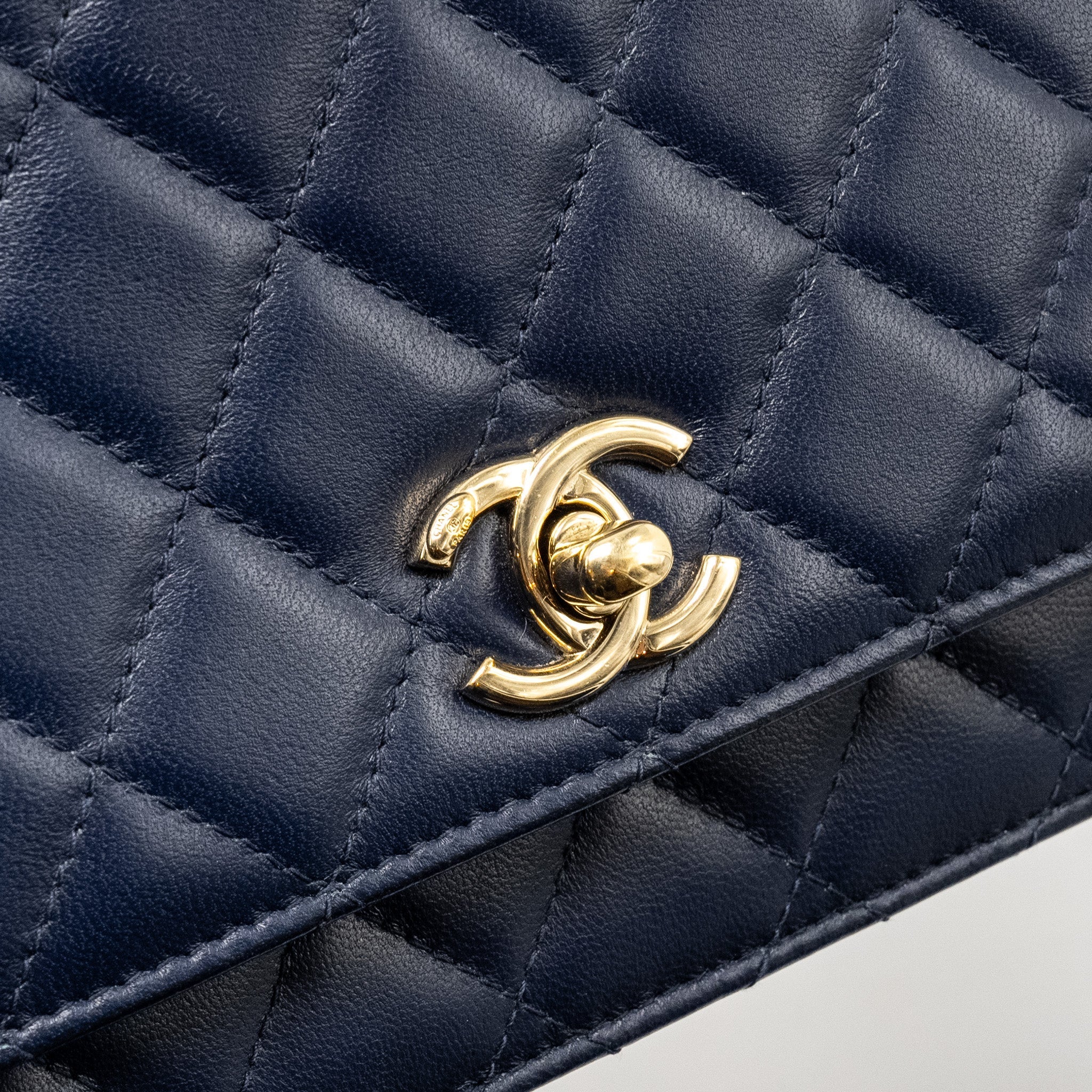 CHANEL TRENDY CC WALLET ON CHAIN LAMBSKIN NAVY LGHW