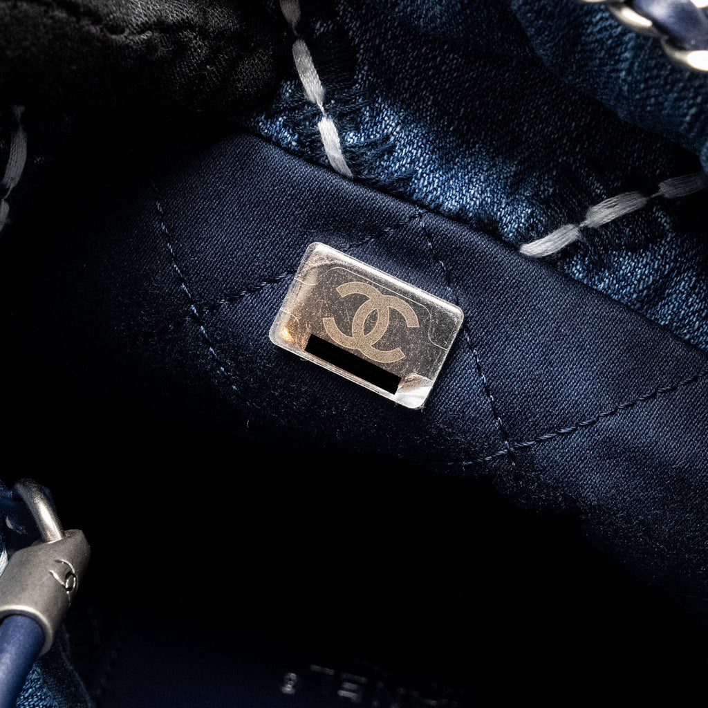 CHANEL MINI 22 DENIM LIGHT BLUE SHW (MICROCHIP)