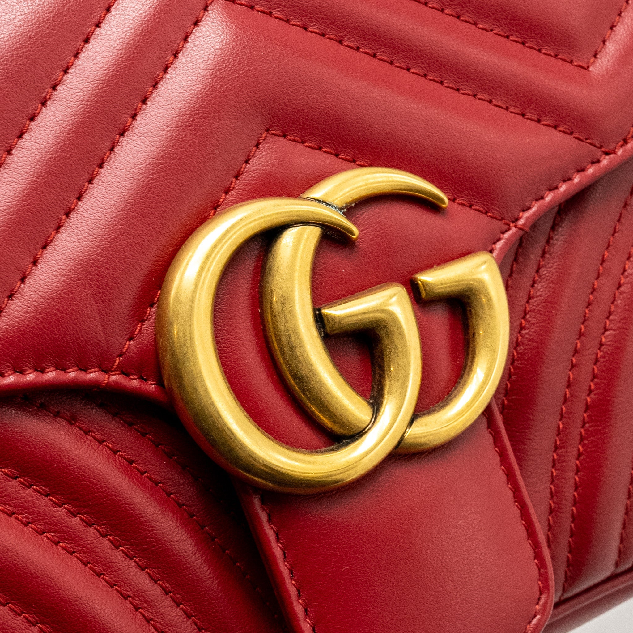GUCCI SMALL GG MARMONT BAG CALFSKIN RED BRUSHED GHW