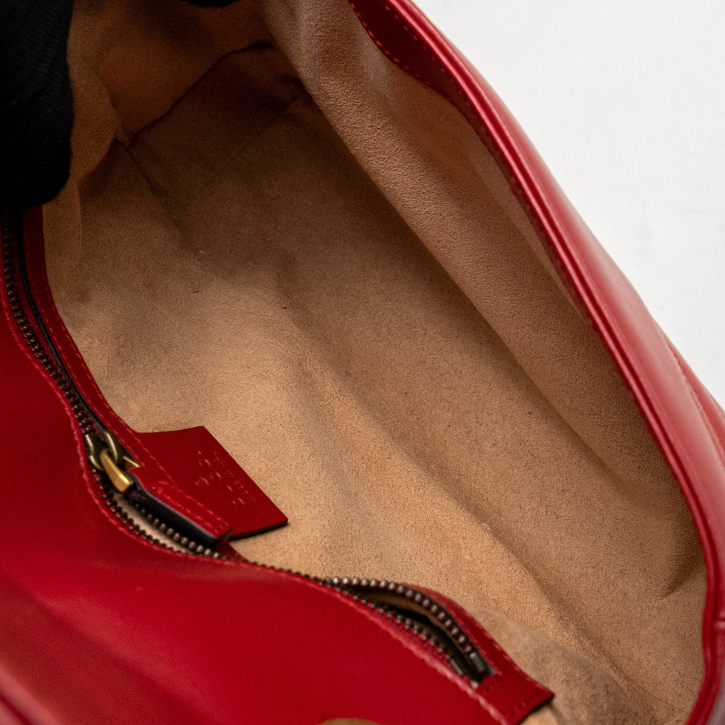 GUCCI SMALL GG MARMONT BAG CALFSKIN RED BRUSHED GHW