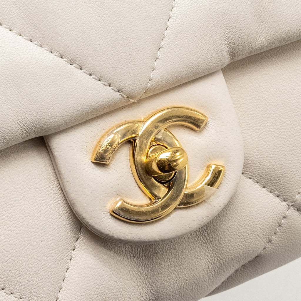 CHANEL 22B CHAIN CUSHION FLAP BAG LAMBSKIN WHITE GHW (MICROCHIP)