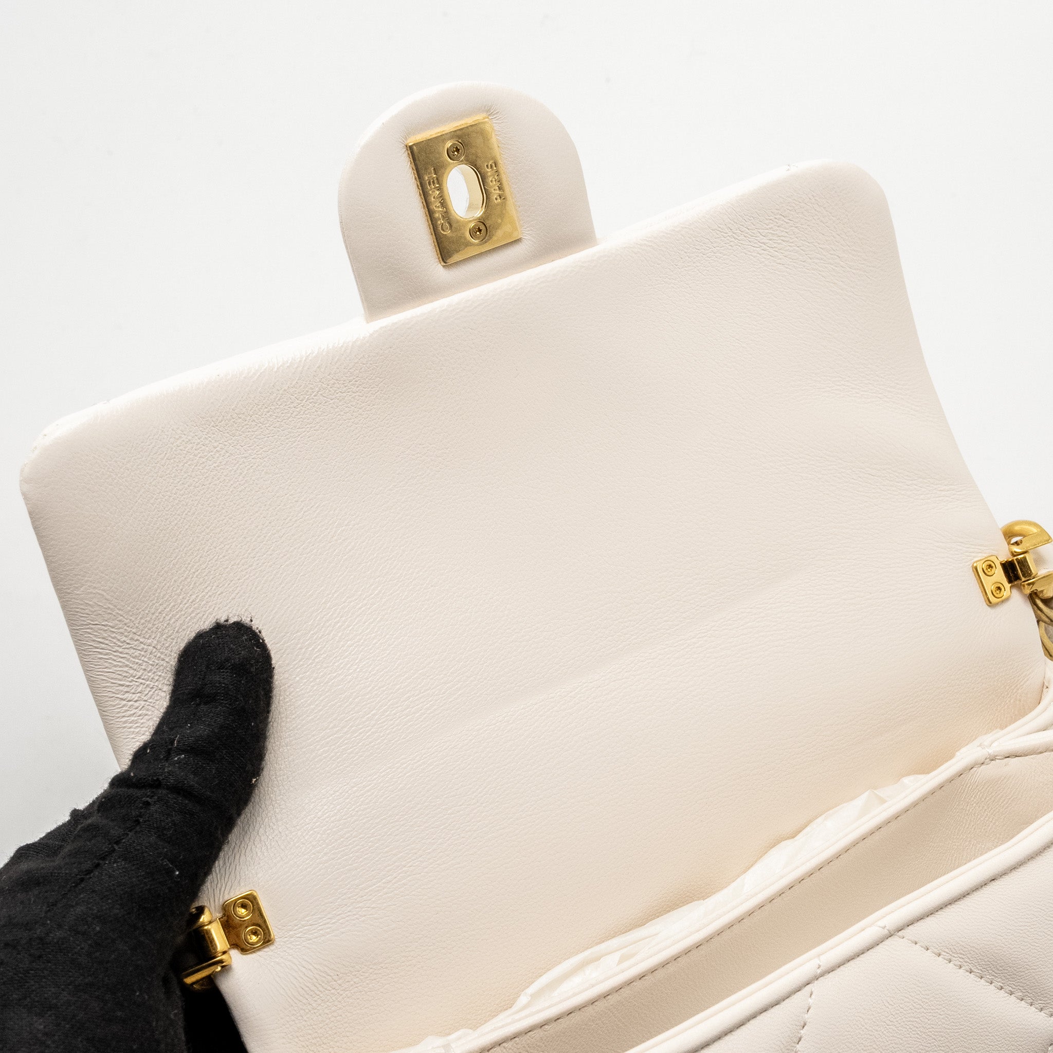 CHANEL 22B CHAIN CUSHION FLAP BAG LAMBSKIN WHITE GHW (MICROCHIP)