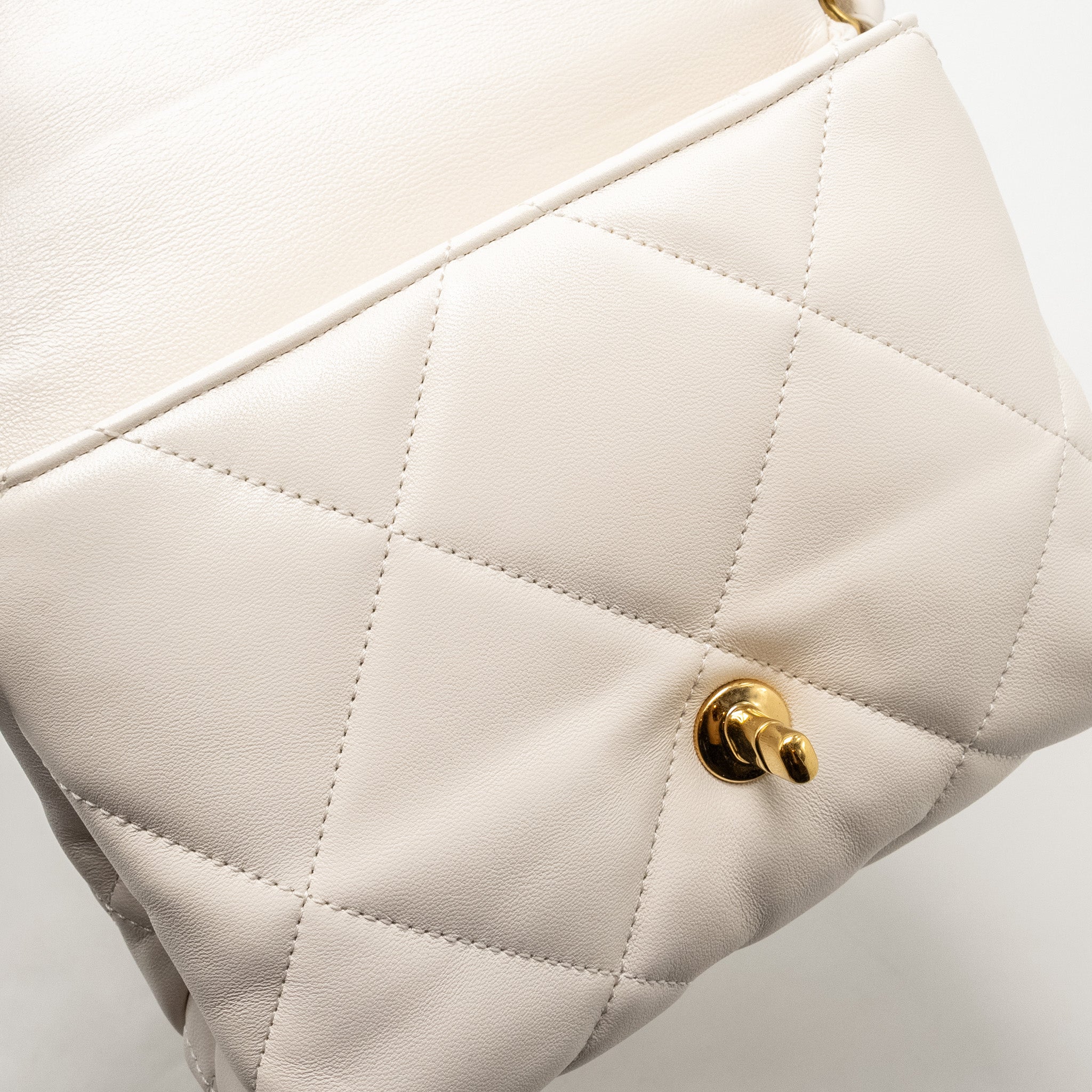 CHANEL 22B CHAIN CUSHION FLAP BAG LAMBSKIN WHITE GHW (MICROCHIP)
