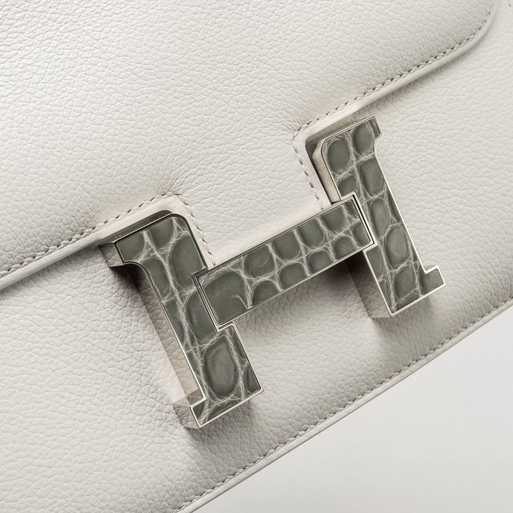 HERMES MINI CONSTANCE EVERCOLOR/ALLIGATOR MISSISSIPPIENSIS LISSE BUCKLE NEW WHITE / GRIS CIMENT SHW