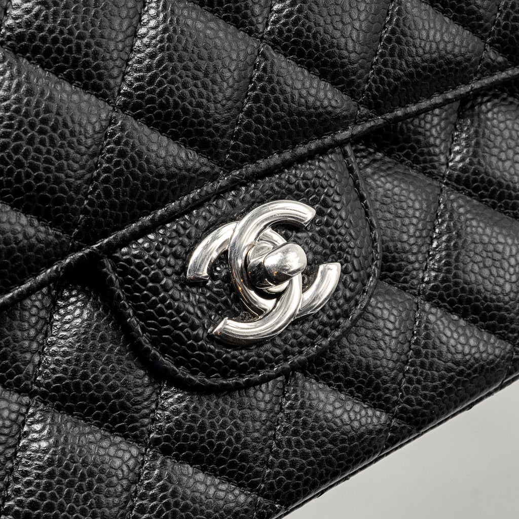 CHANEL MEDIUM CLASSIC DOUBLE FLAP BAG CAVIAR BLACK SHW (MICROCHIP)