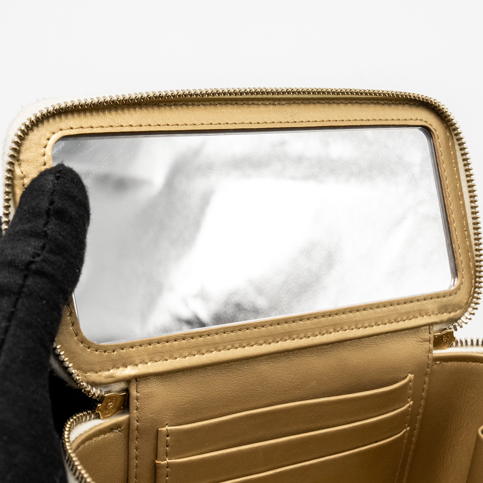 CHANEL PEARL CRUSH LONG VANITY CASE LAMBSKIN WHITE GHW (MICROCHIP)