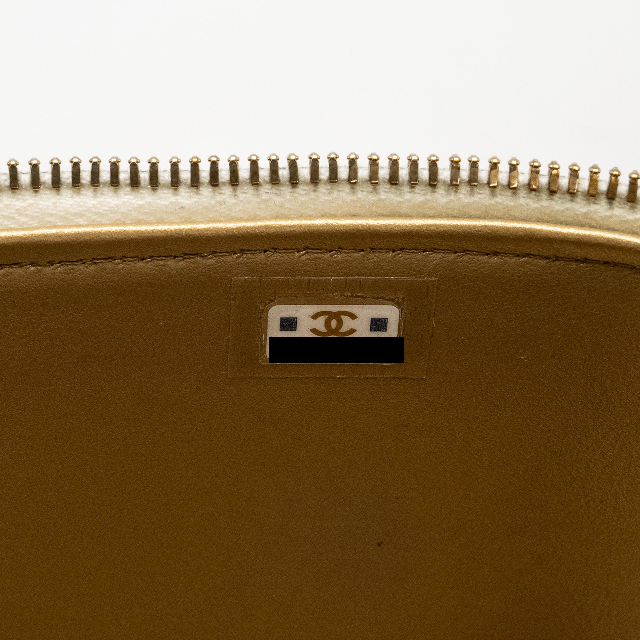 CHANEL PEARL CRUSH LONG VANITY CASE LAMBSKIN WHITE GHW (MICROCHIP)