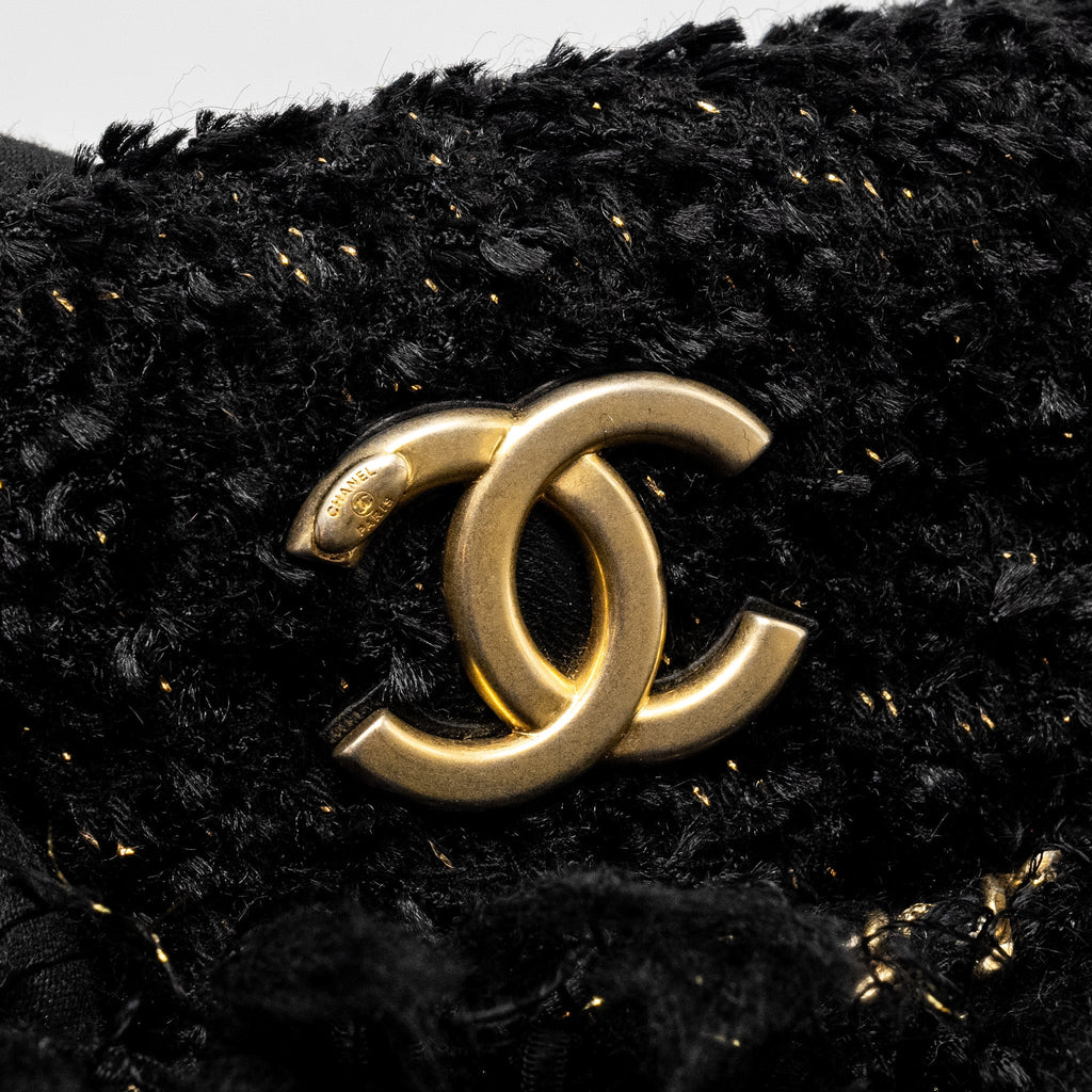 CHANEL FRINGE PARIS COSMOPOLITE CLUTCH TWEED BLACK GHW