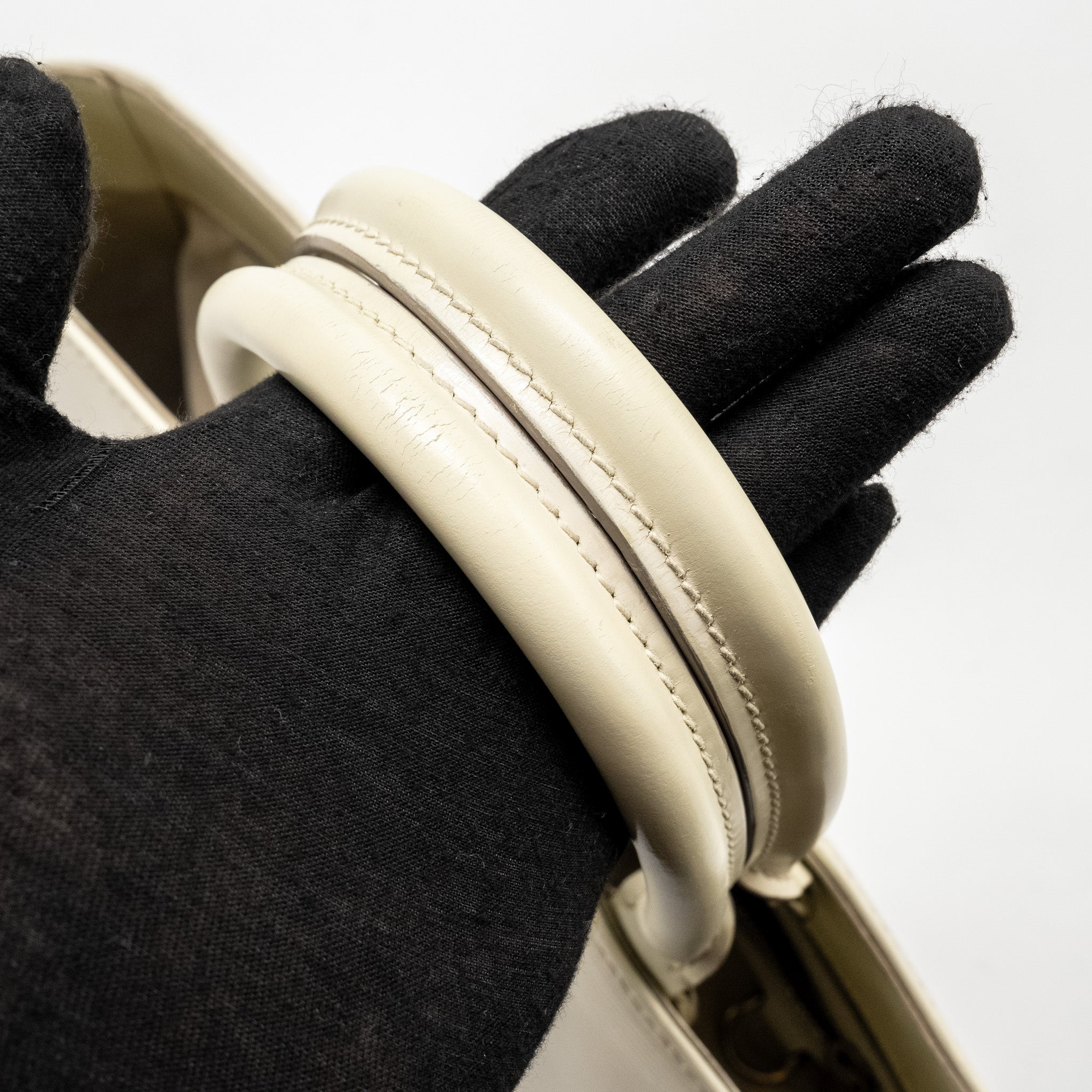 LOUIS VUITTON MIRABEAU PM EPI WHITE SHW