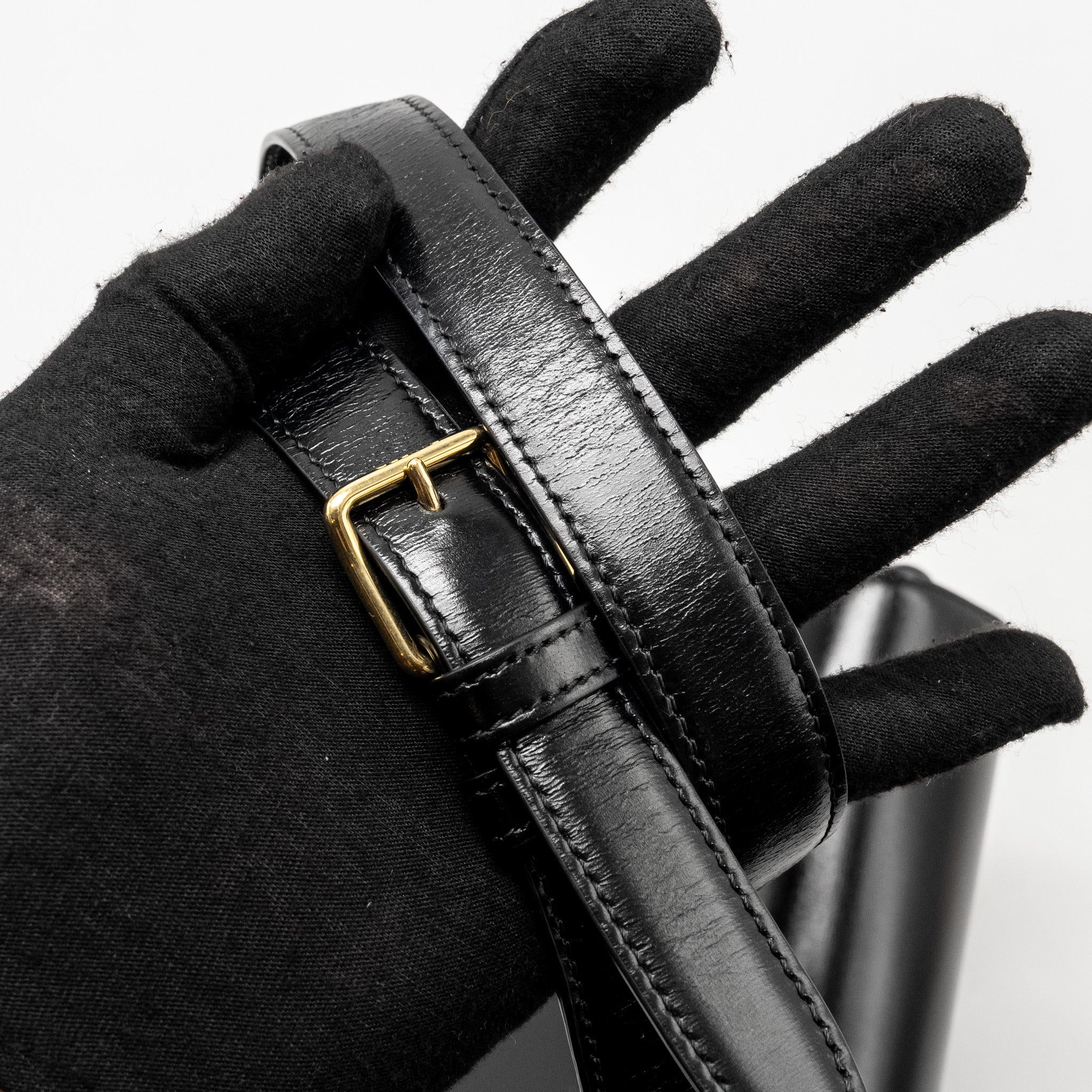 CELINE CLASSIC TRIOMPHE BAG SHINY CALFSKIN BLACK GHW