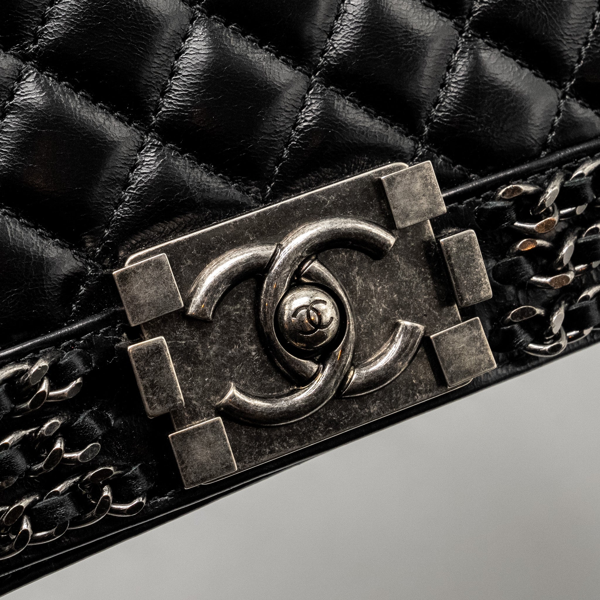 CHANEL NEW MEDIUM CHAIN EDGE BOY BAG CALFSKIN BLACK RUTHENIUM SHW
