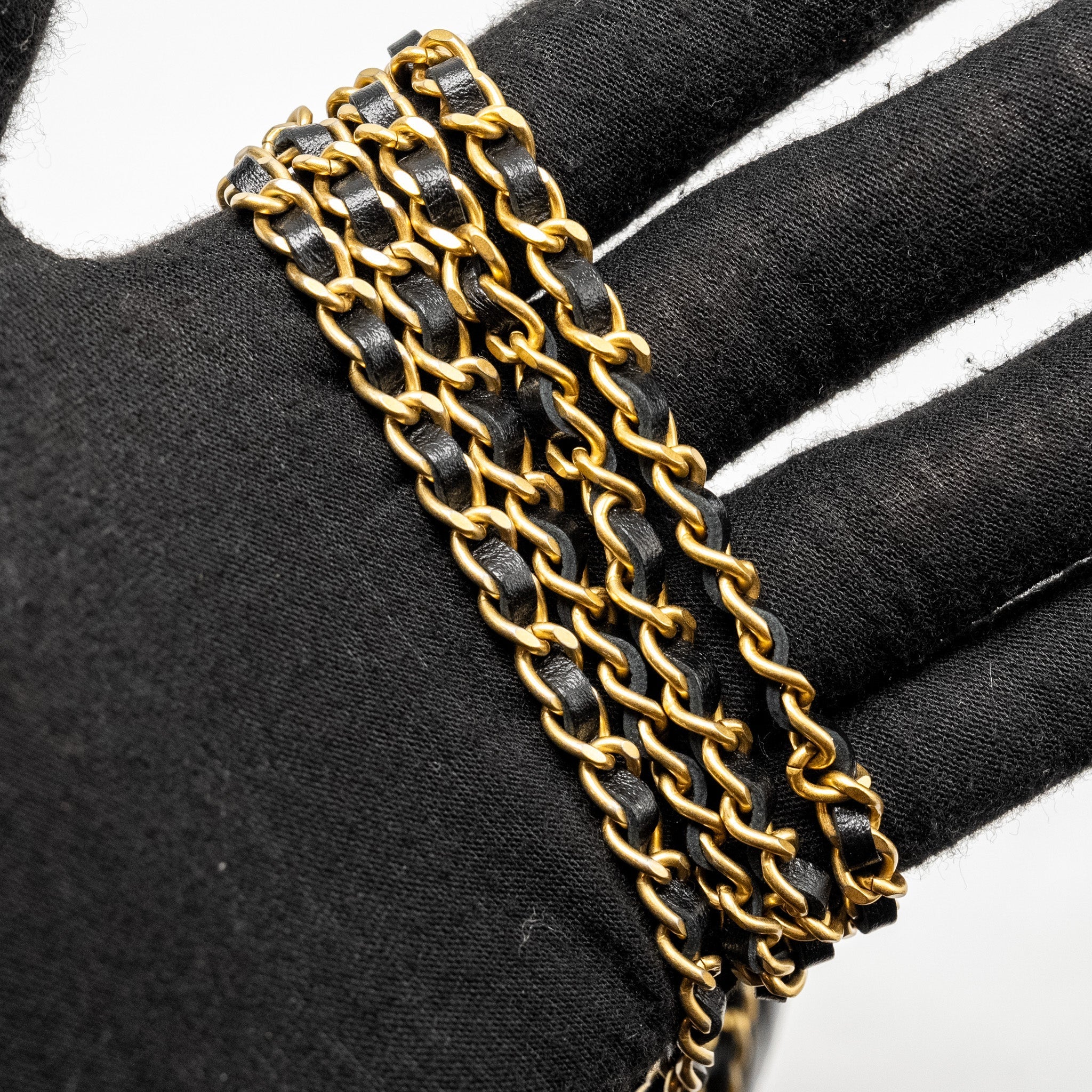 CHANEL 21A GOLD CRUSH MINI FLAP CLUTCH WITH ADJUSTABLE CHAIN CALFSKIN BLACK GHW