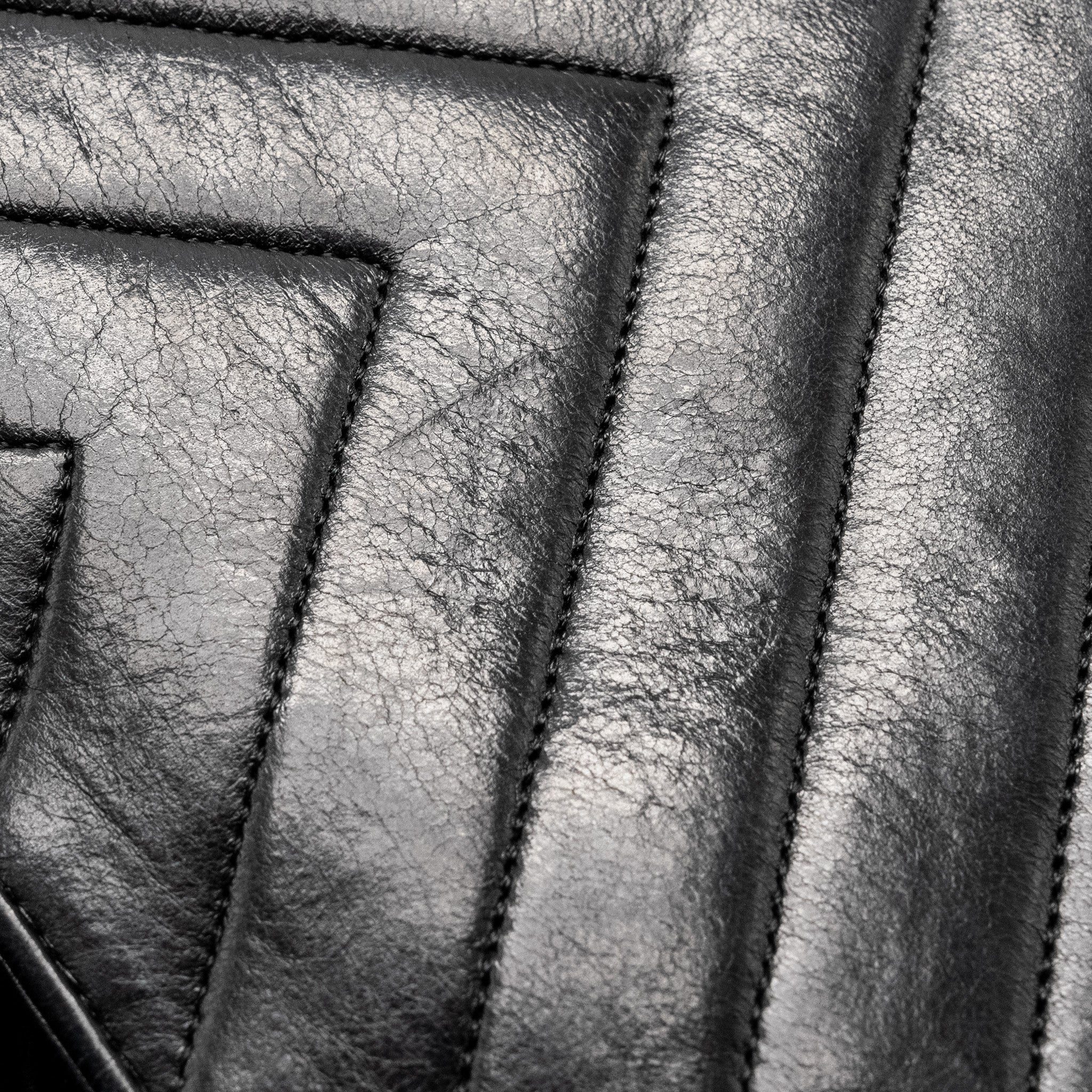 CHANEL VINTAGE CHEVRON FLAP BAG LAMBSKIN BLACK GHW