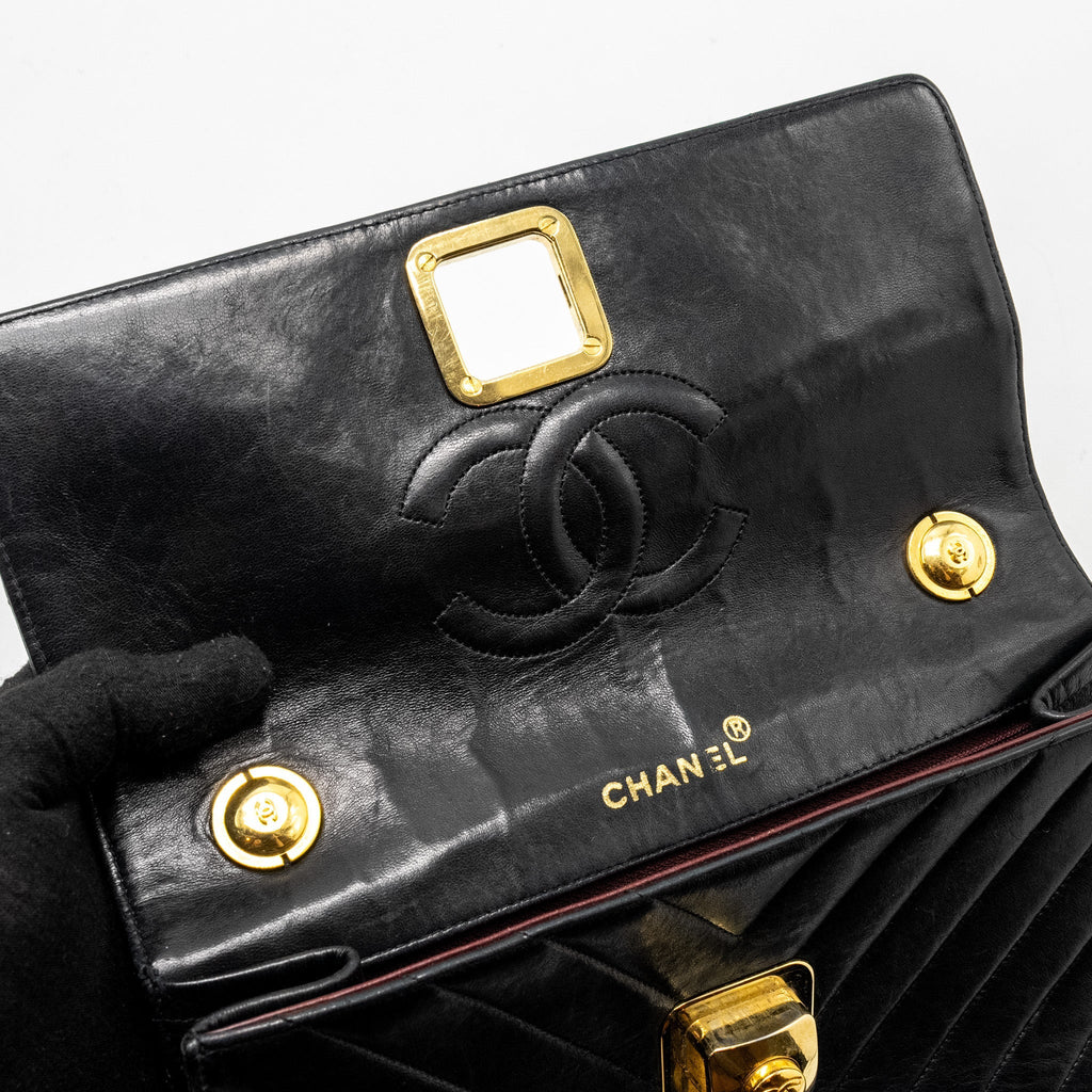 CHANEL VINTAGE CHEVRON FLAP BAG LAMBSKIN BLACK GHW