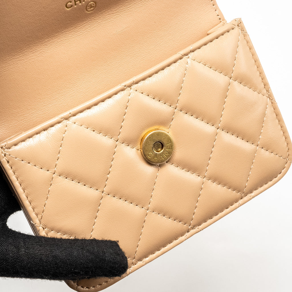 CHANEL 21A GOLD CRUSH MINI FLAP CLUTCH WITH ADJUSTABLE CHAIN CALFSKIN BEIGE GHW