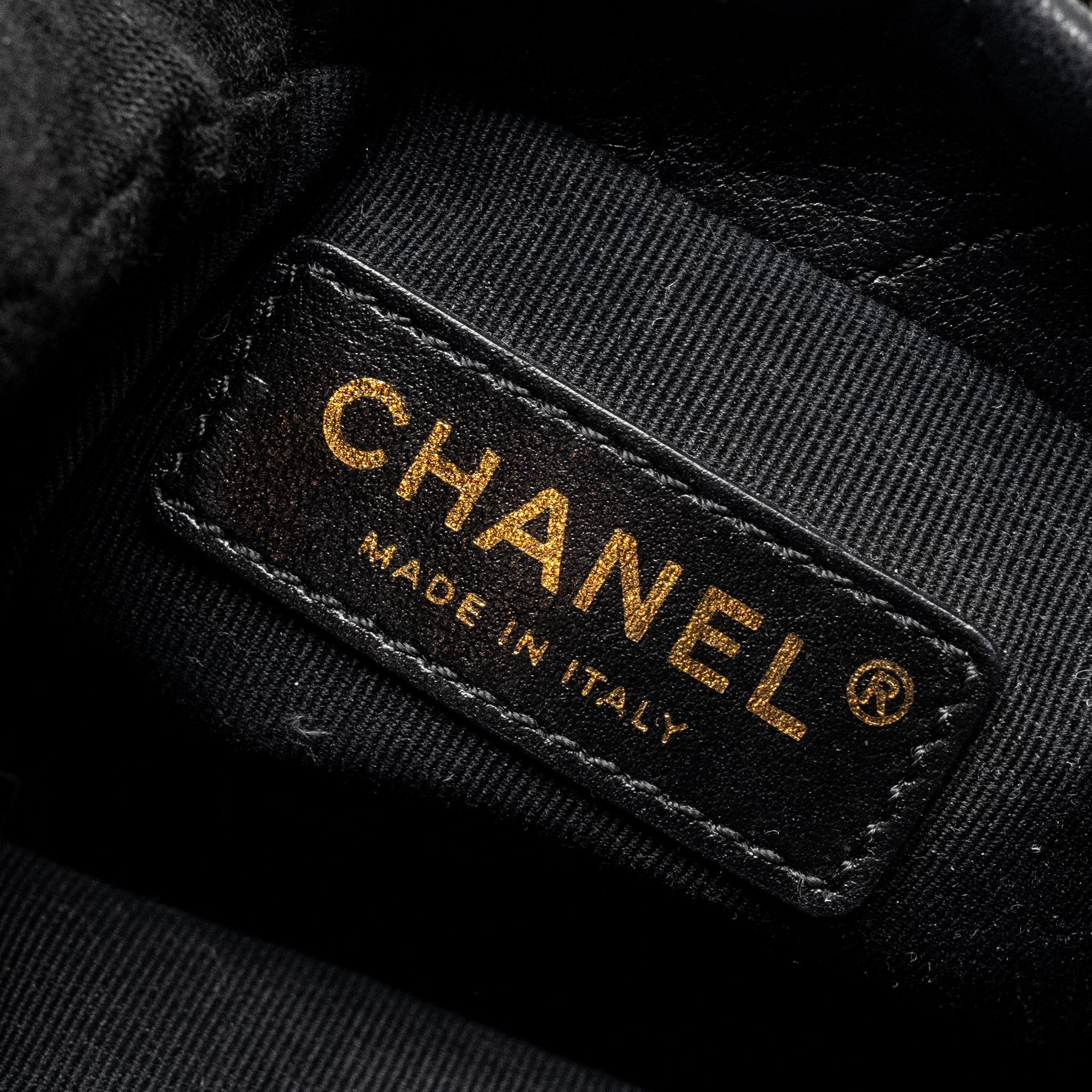 CHANEL 21S QUILTED MINI ABOUT PEARLS BUCKET BAG LAMBSKIN BLACK LGHW