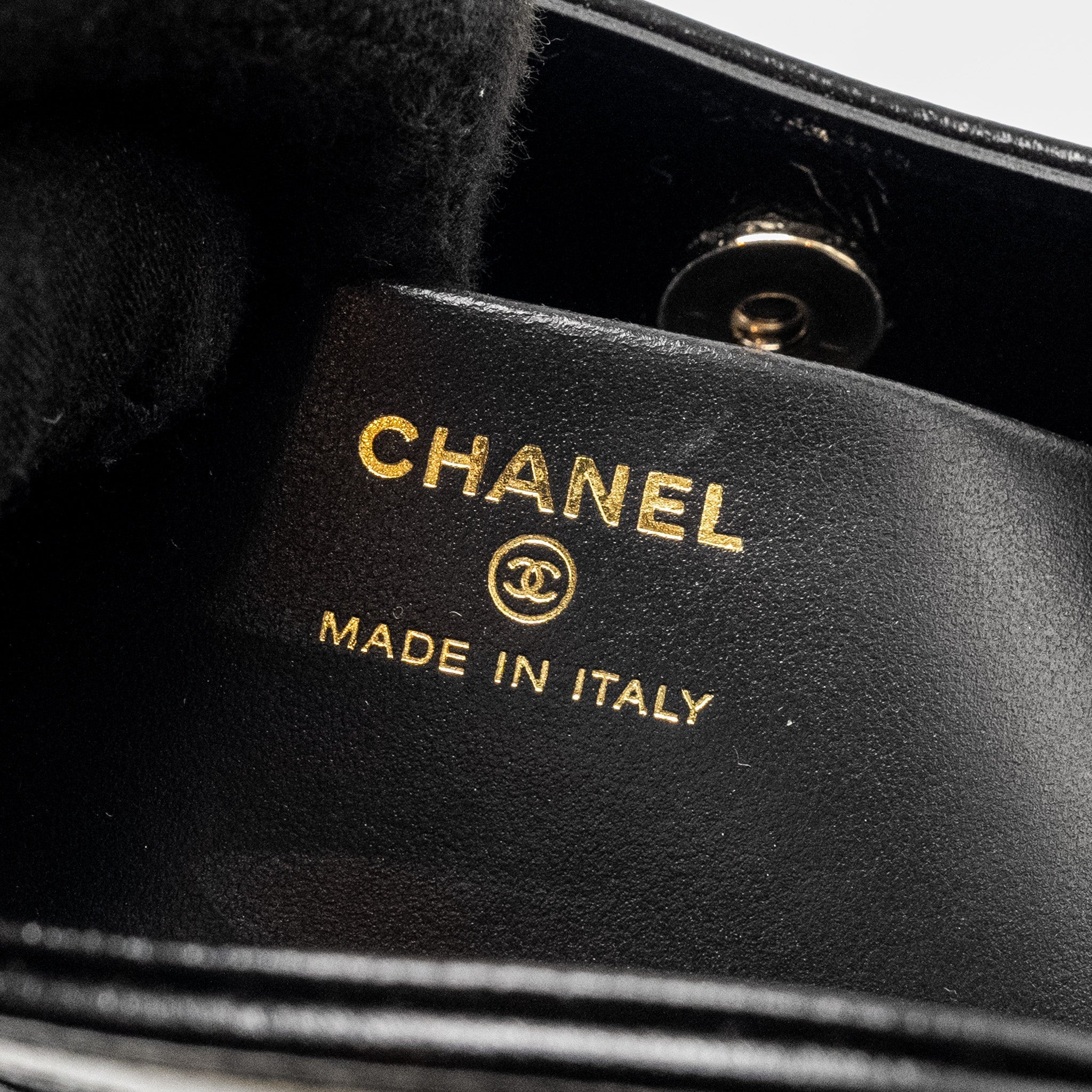 CHANEL MINI 31 CLUTCH WITH CHAIN SHINY CALFSKIN BLACK LGHW (MICROCHIP)