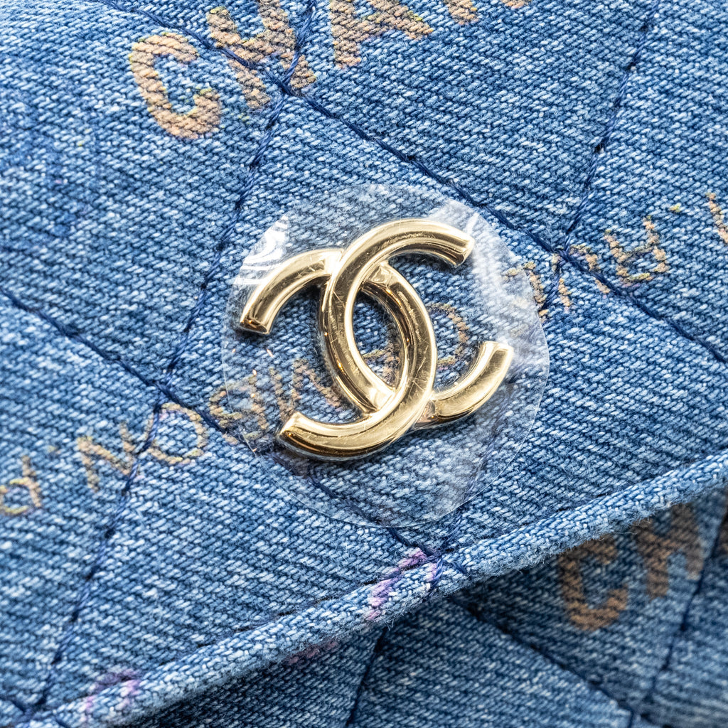 CHANEL 22P LOGO PRINTED MINI CLUTCH WITH CHAIN DENIM BLUE/MULTICOLOUR LGHW