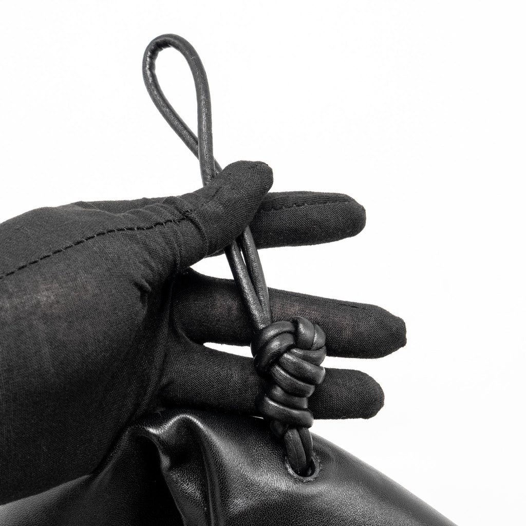 BOTTEGA VENETA TRINE ENVELOP CLUTCH LEATHER BLACK SHW