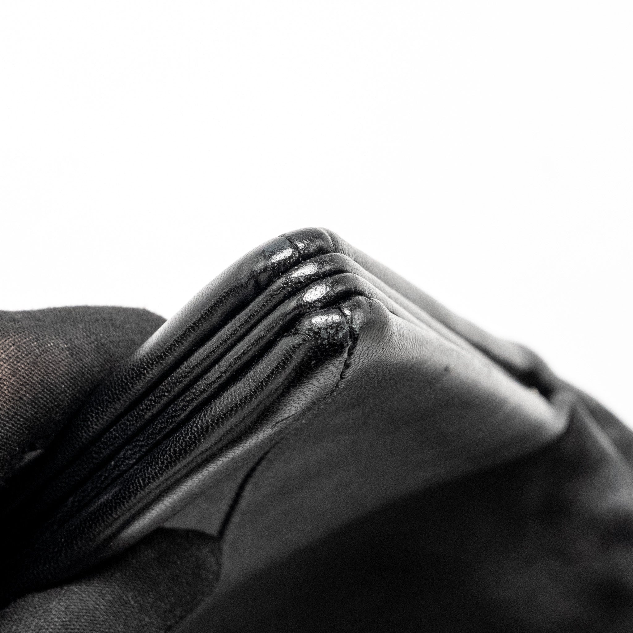 BOTTEGA VENETA TRINE ENVELOP CLUTCH LEATHER BLACK SHW
