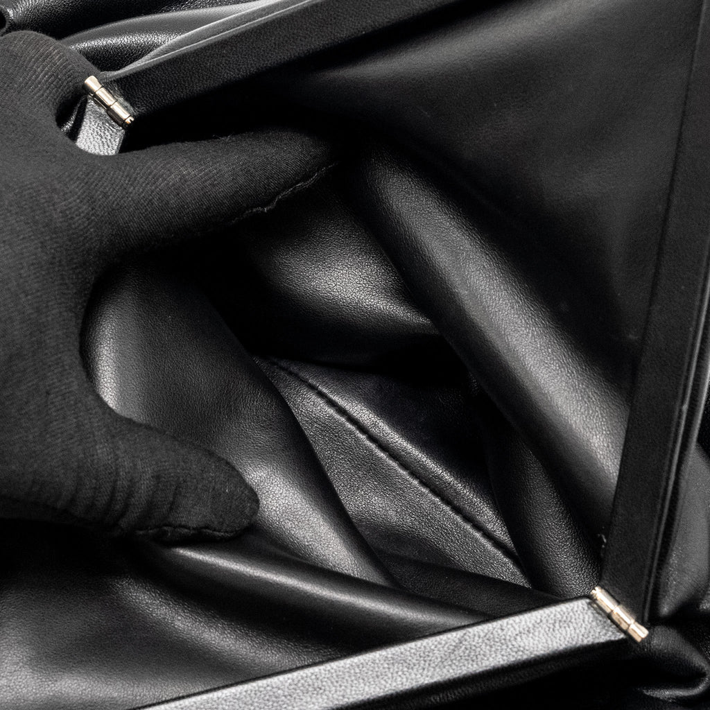 BOTTEGA VENETA TRINE ENVELOP CLUTCH LEATHER BLACK SHW