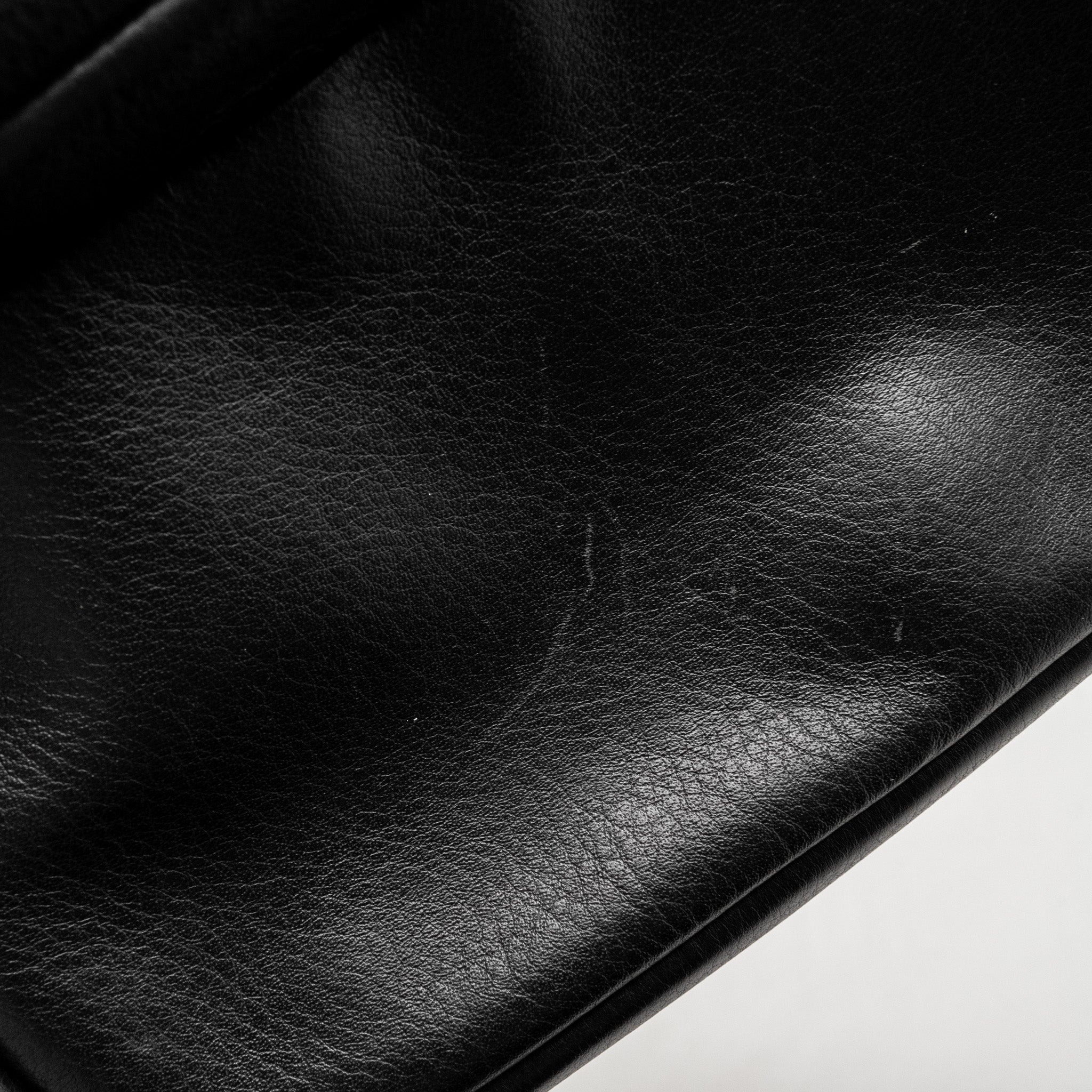 BALENCIAGA EVERYDAY CAMERA BAG CALFSKIN BLACK SHW