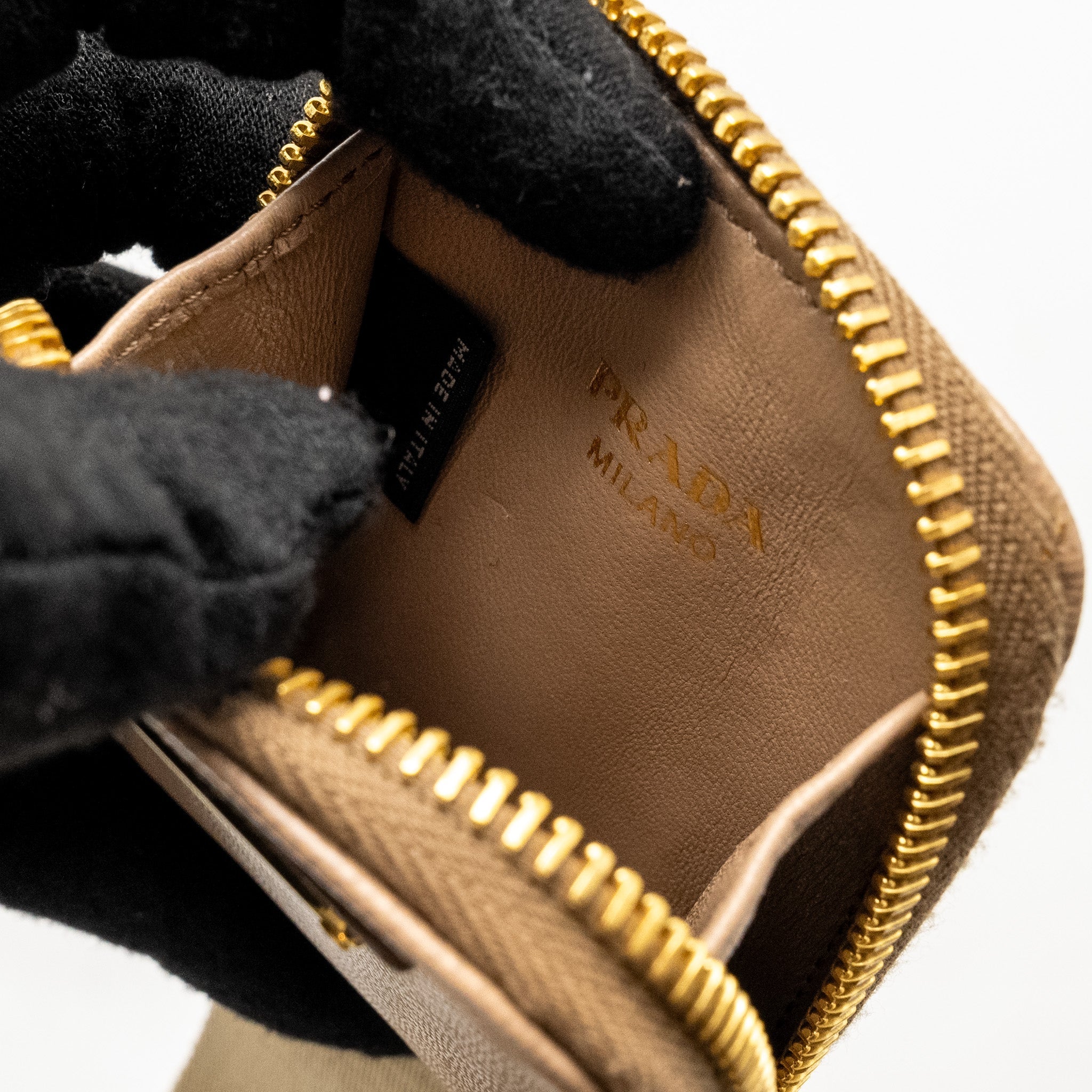 PRADA RE-EDITION 2005 SAFFIANO LEATHER CAMMEO GHW