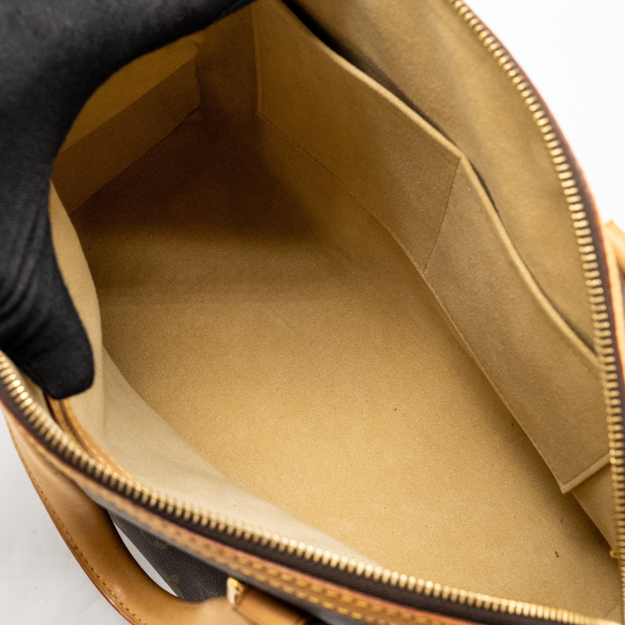 LOUIS VUITTON RETIRO PM MONOGRAM CANVAS GHW