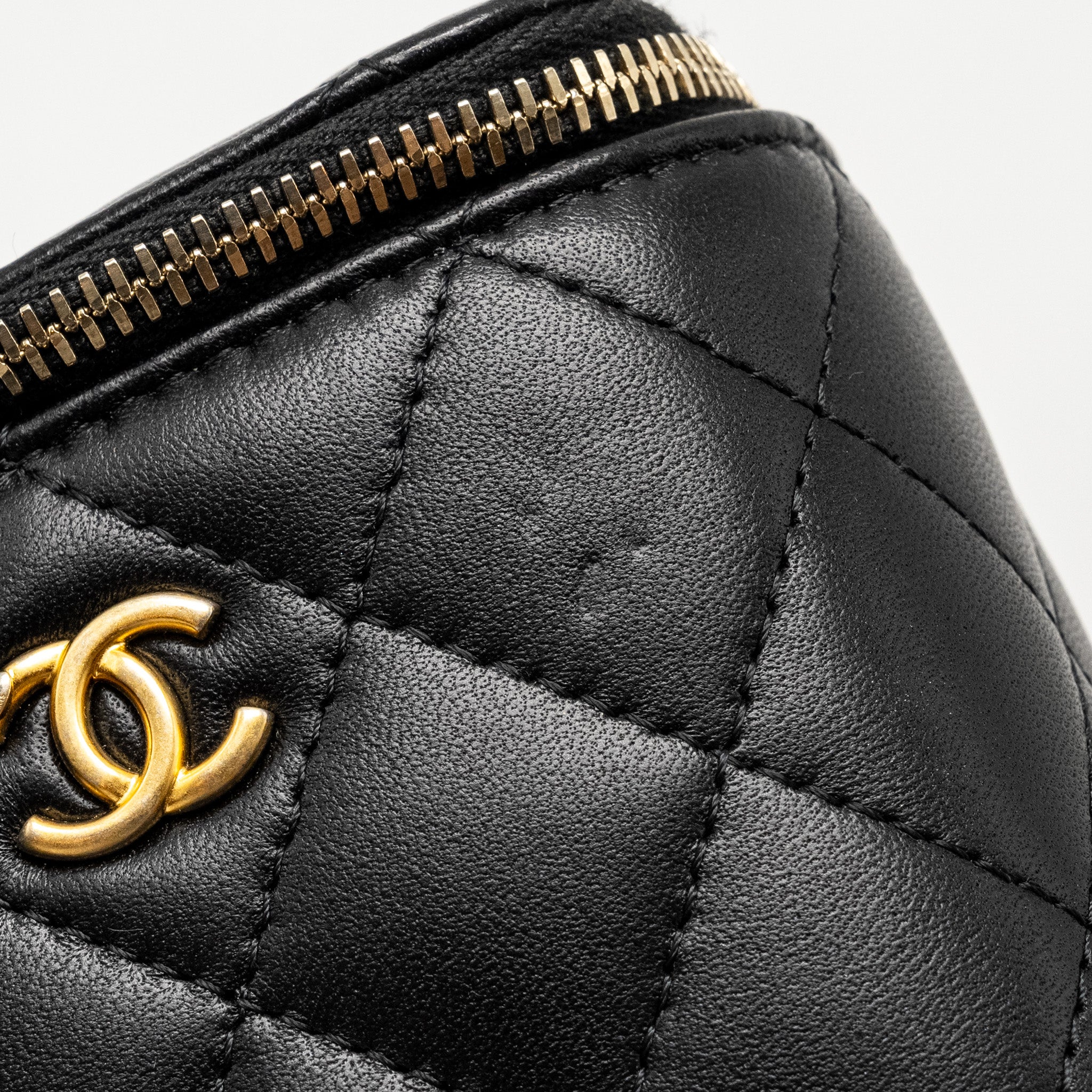 CHANEL PEARL CRUSH MINI VANITY CASE LAMBSKIN BLACK GHW