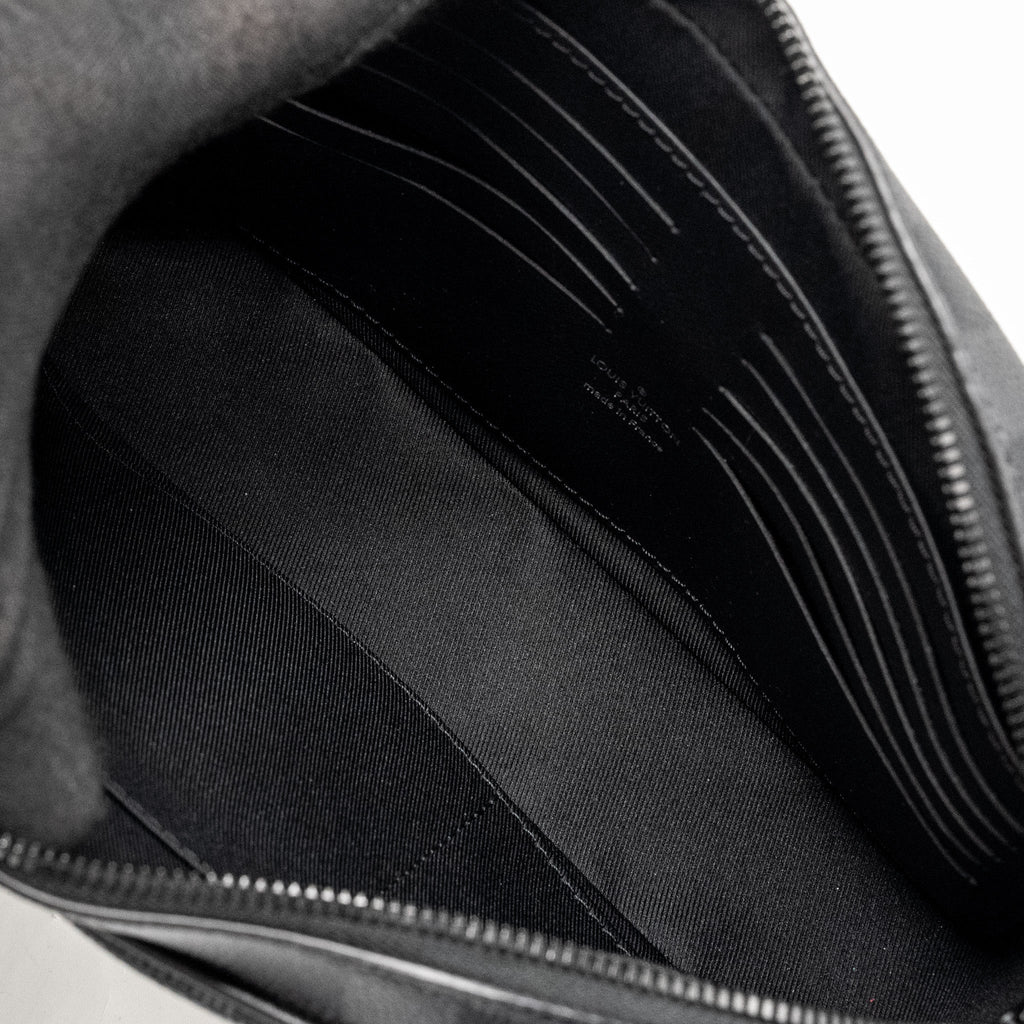 LOUIS VUITTON POCHETTE KASAI CLUTCH BAG DAMIER GRAPHITE CANVAS SO BLACK