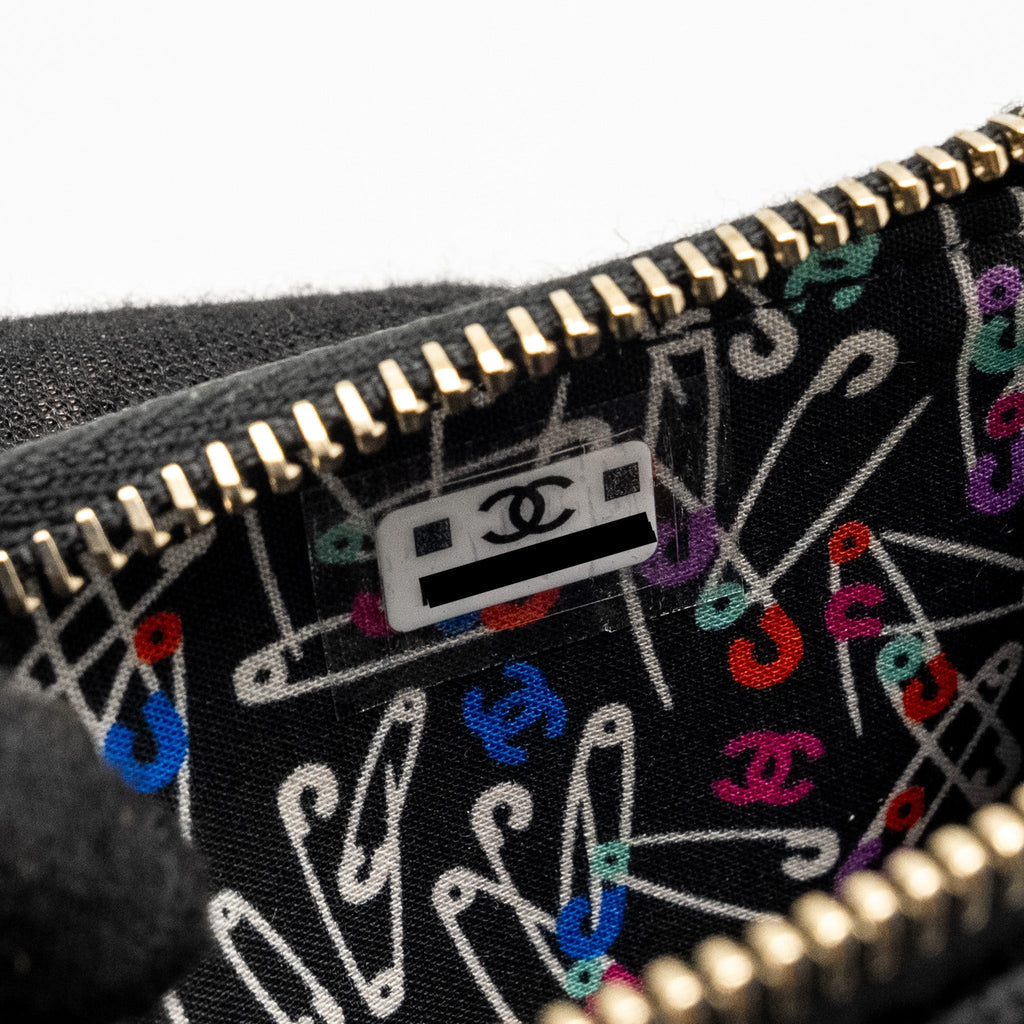 CHANEL ZIPPED CARD HOLDER LIMITED EDITION CAVIAR BLACK LGHW (MICROCHIP)