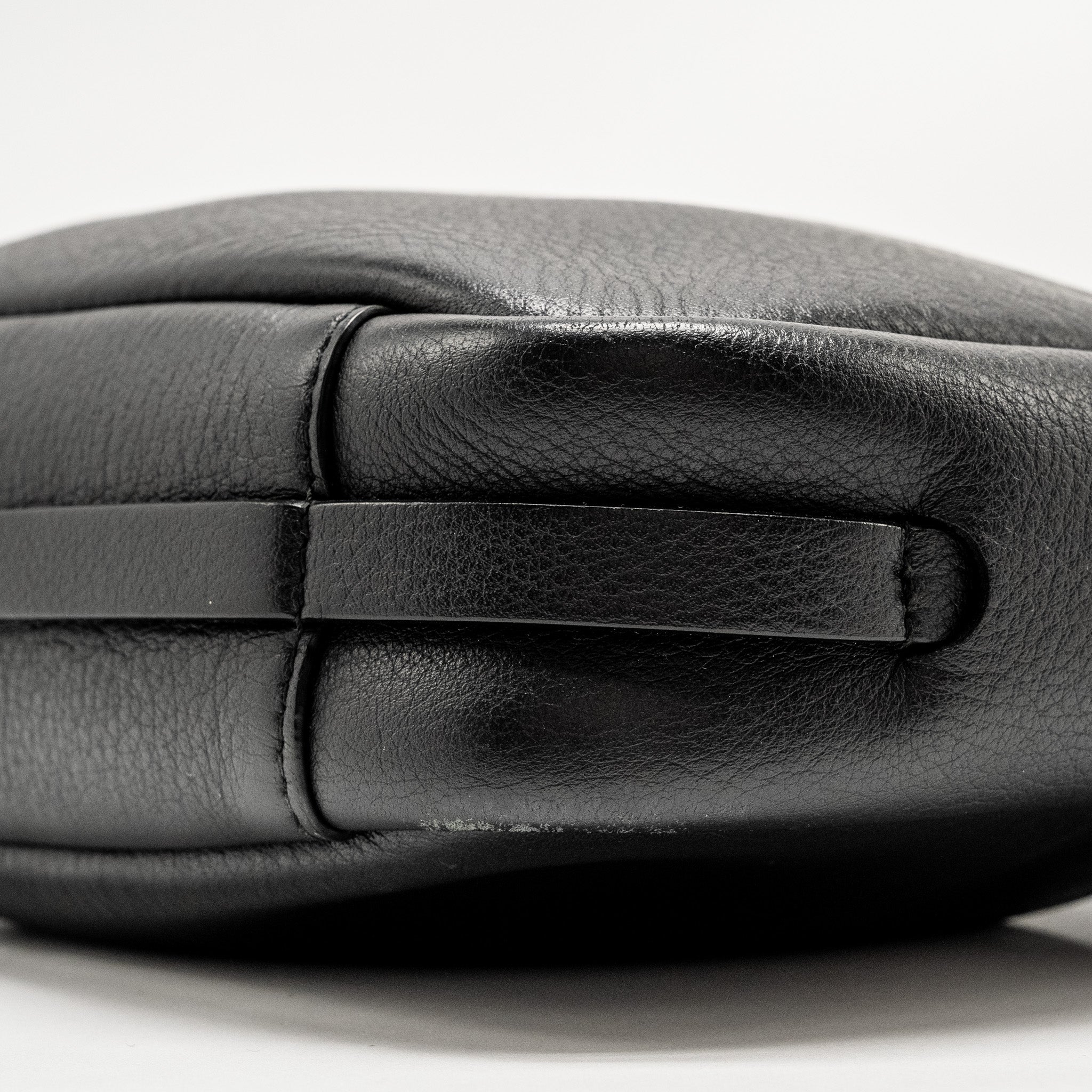 BALENCIAGA EVERYDAY CAMERA BAG CALFSKIN BLACK SHW