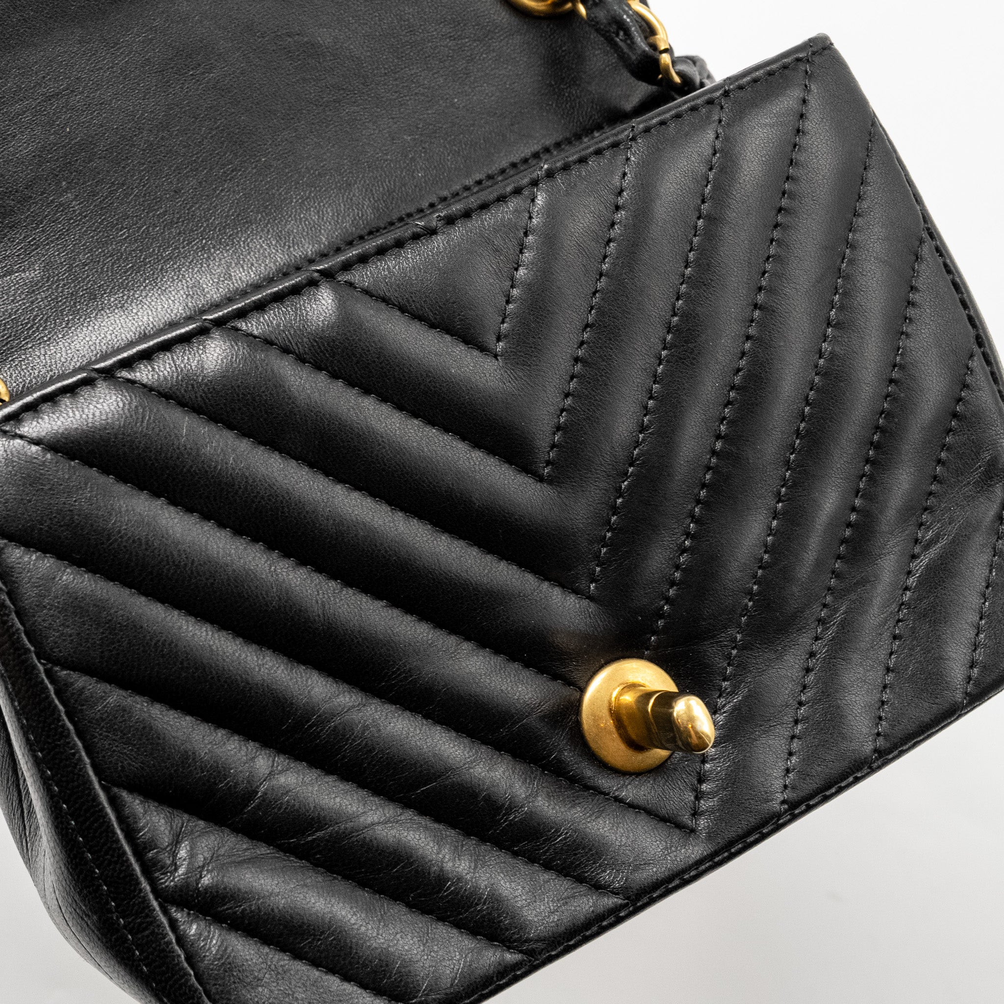 CHANEL MINI SQUARE CHEVRON FLAP BAG LAMBSKIN BLACK GHW