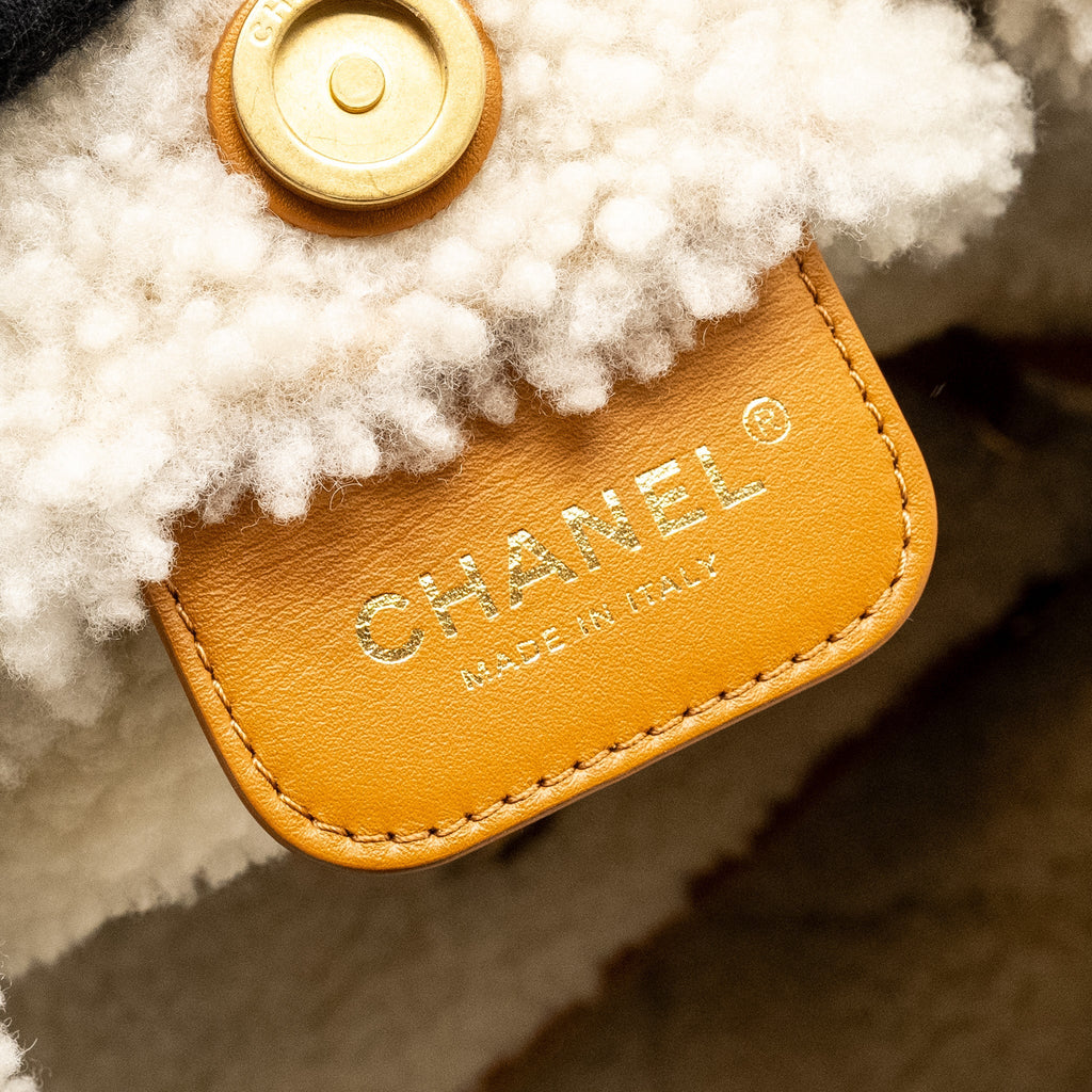 CHANEL MEDIUM 22 BAG QUILTED SHEARLING SUEDE CAMEL GHW (MICROCHIP)