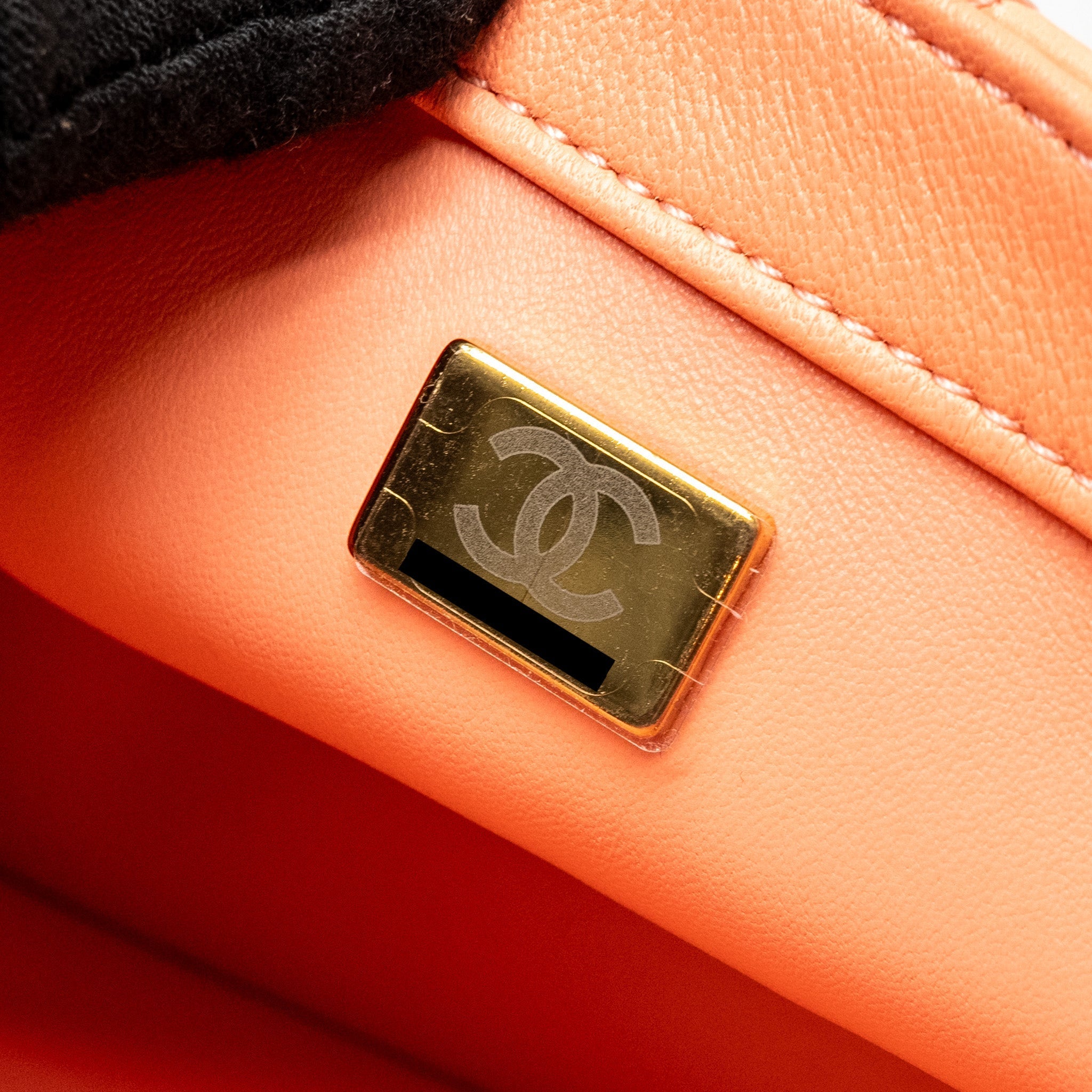 CHANEL PEARL CRUSH MINI SQUARE LAMBSKIN CORAL GHW (MICROCHIP)