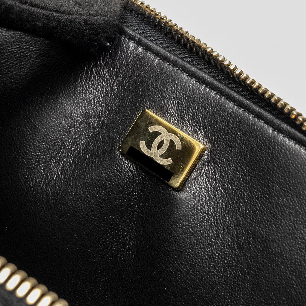 CHANEL 22S LETTER TOP HANDLE SMALL VANITY CASE CAVIAR BLACK BRUSHED GHW (MICROCHIP)