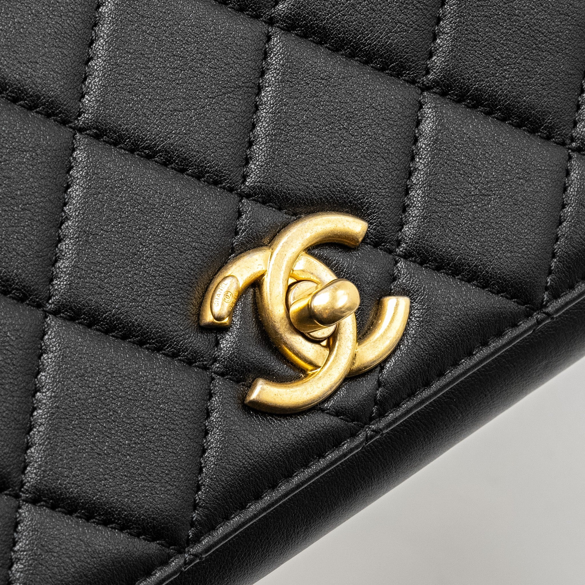 CHANEL SEASONAL FLAP BAG GIANT CHAIN HANDLE WITH PEARL CALFSKIN BLACK BRUSH GHW (MICROCHIP)