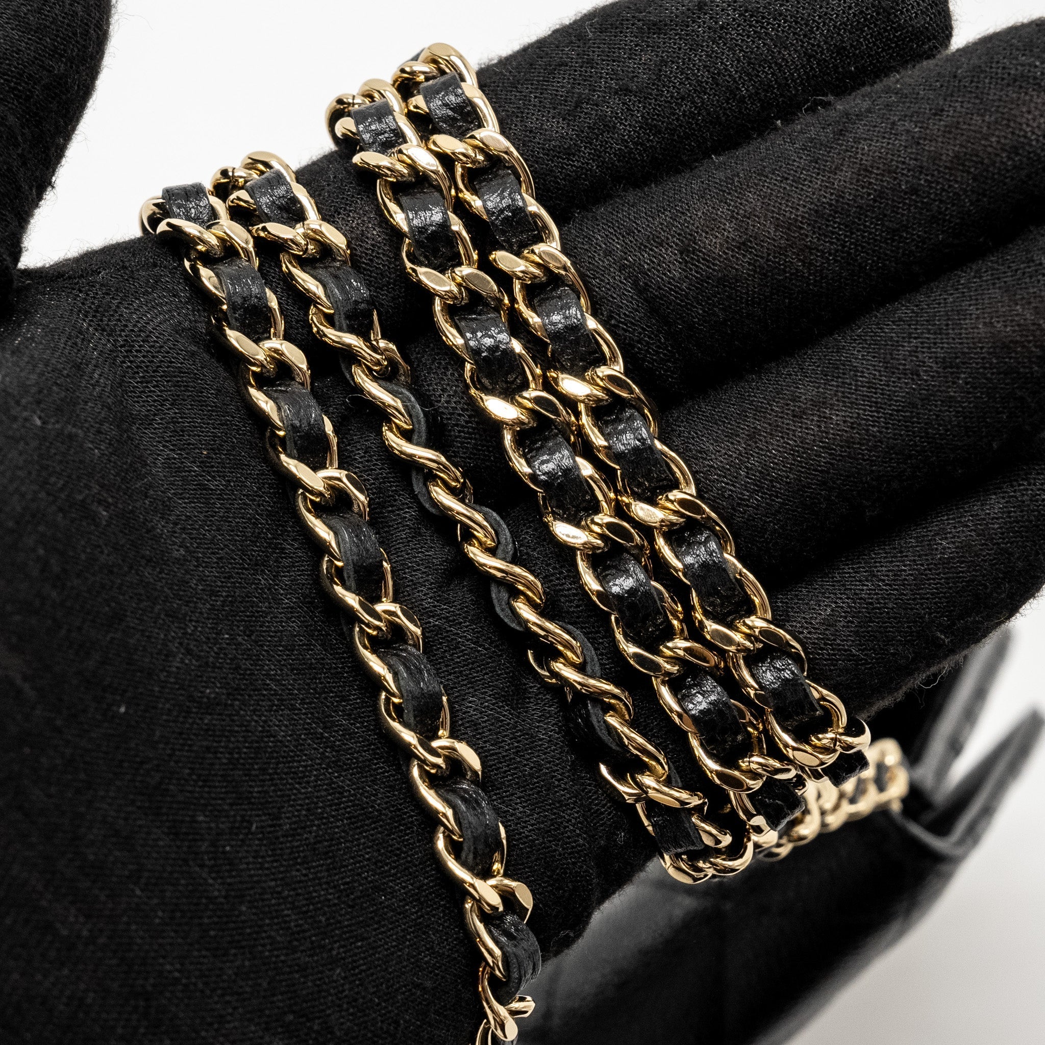 CHANEL DETAILED CC LOGO WALLET ON CHAIN CAVIAR BLACK GHW (MICROCHIP)