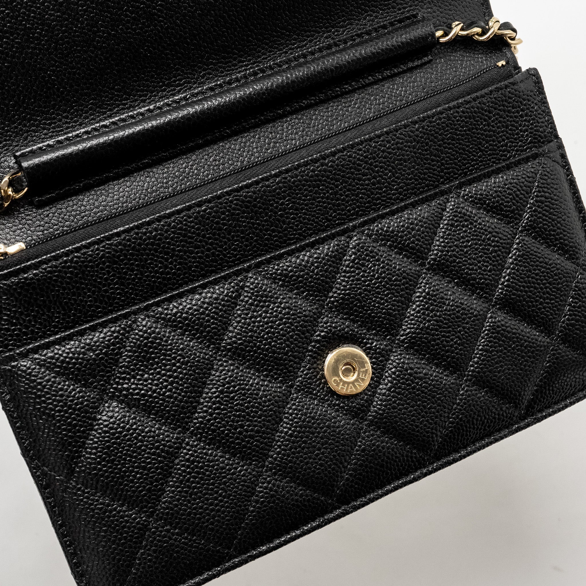 CHANEL DETAILED CC LOGO WALLET ON CHAIN CAVIAR BLACK GHW (MICROCHIP)
