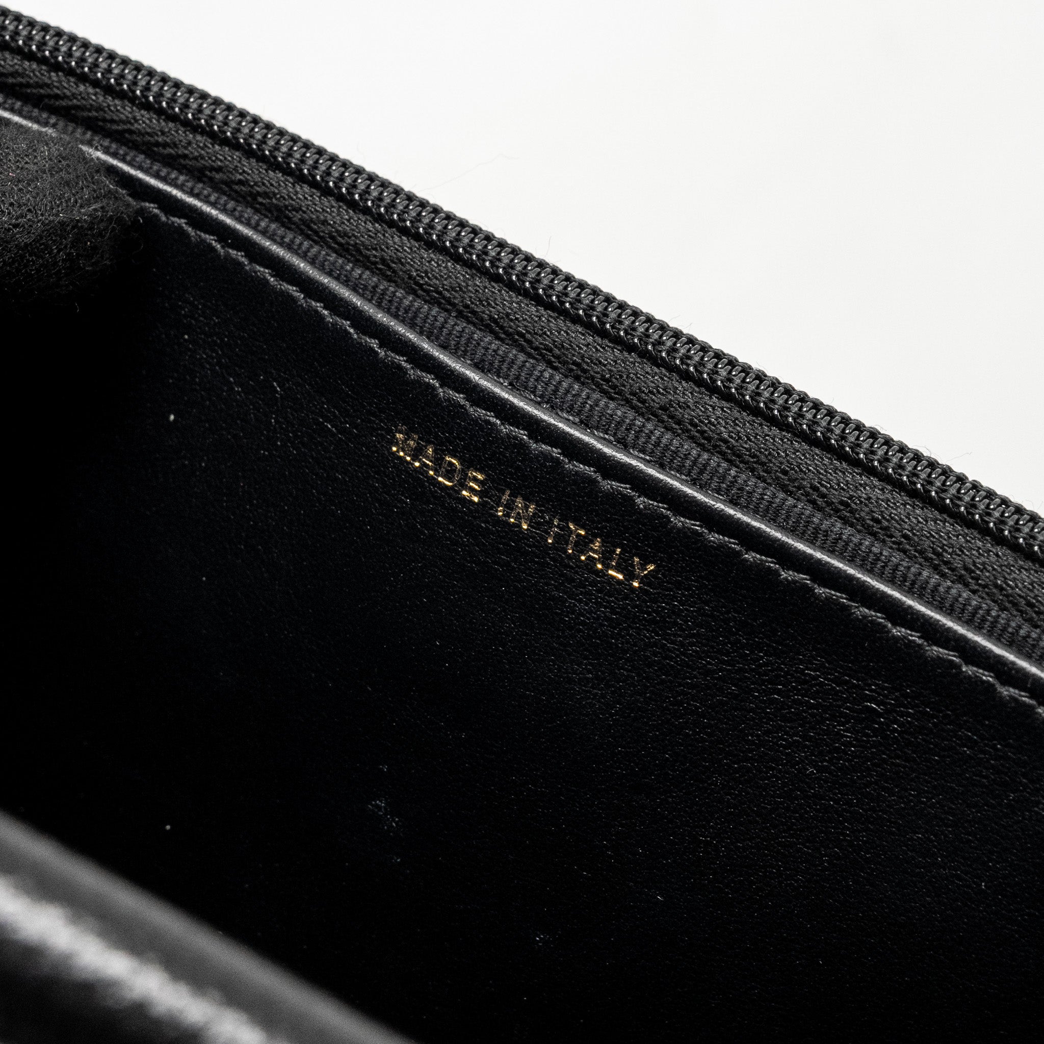 CHANEL DETAILED CC LOGO WALLET ON CHAIN CAVIAR BLACK GHW (MICROCHIP)