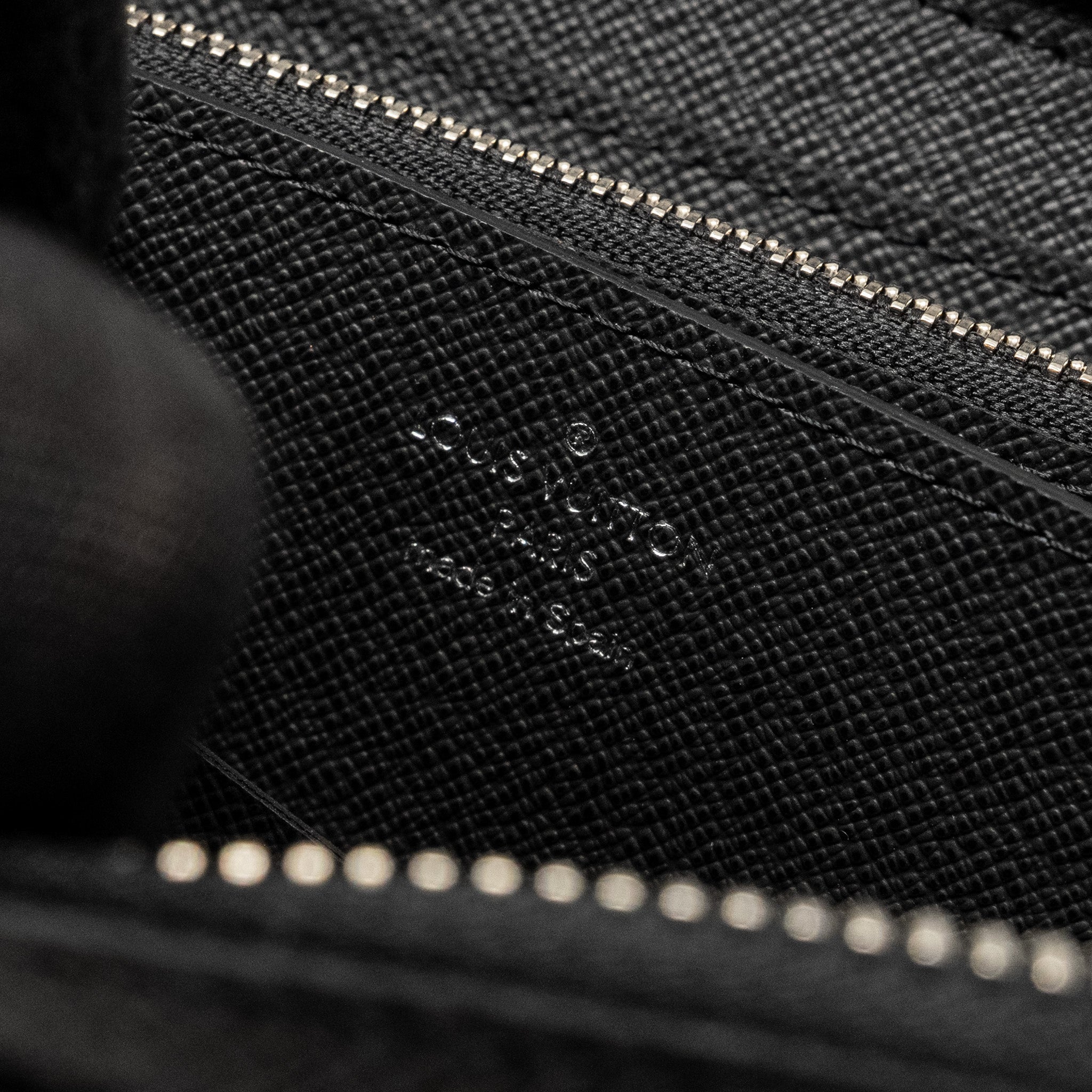 LOUIS VUITTON ZIPPY XL TAIGA ARDOISE LONG WALLET BLACK SHW