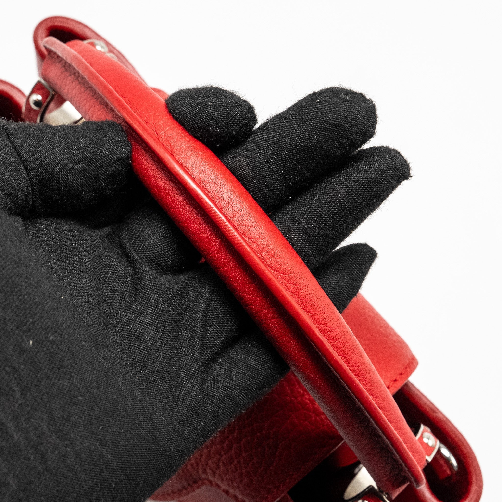 LOUIS VUITTON CAPUCINE BB TAURILLON RED SHW